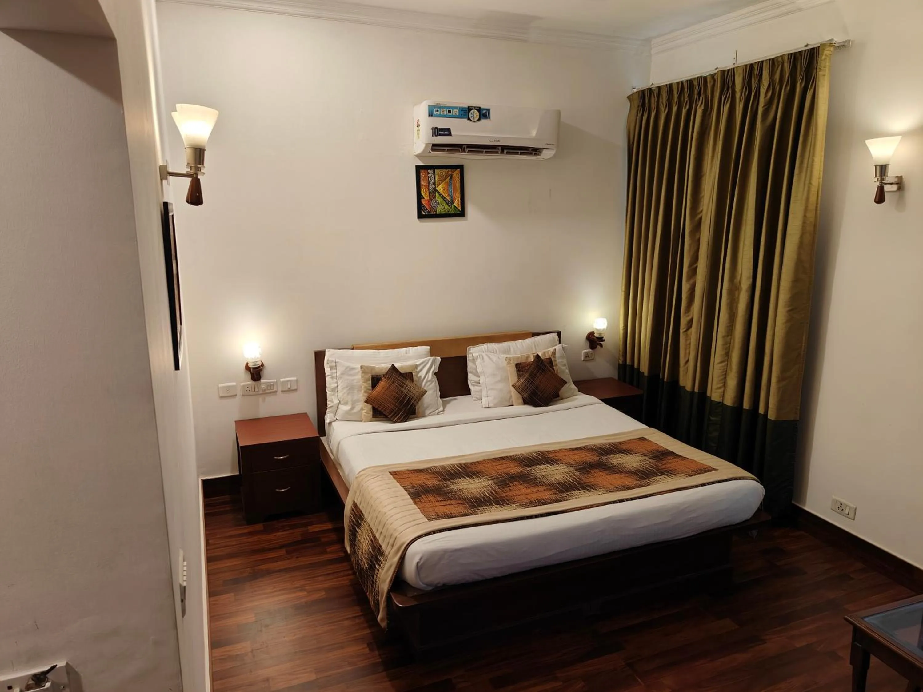 Bed in Tavisha Villa Golf Course MG Road
