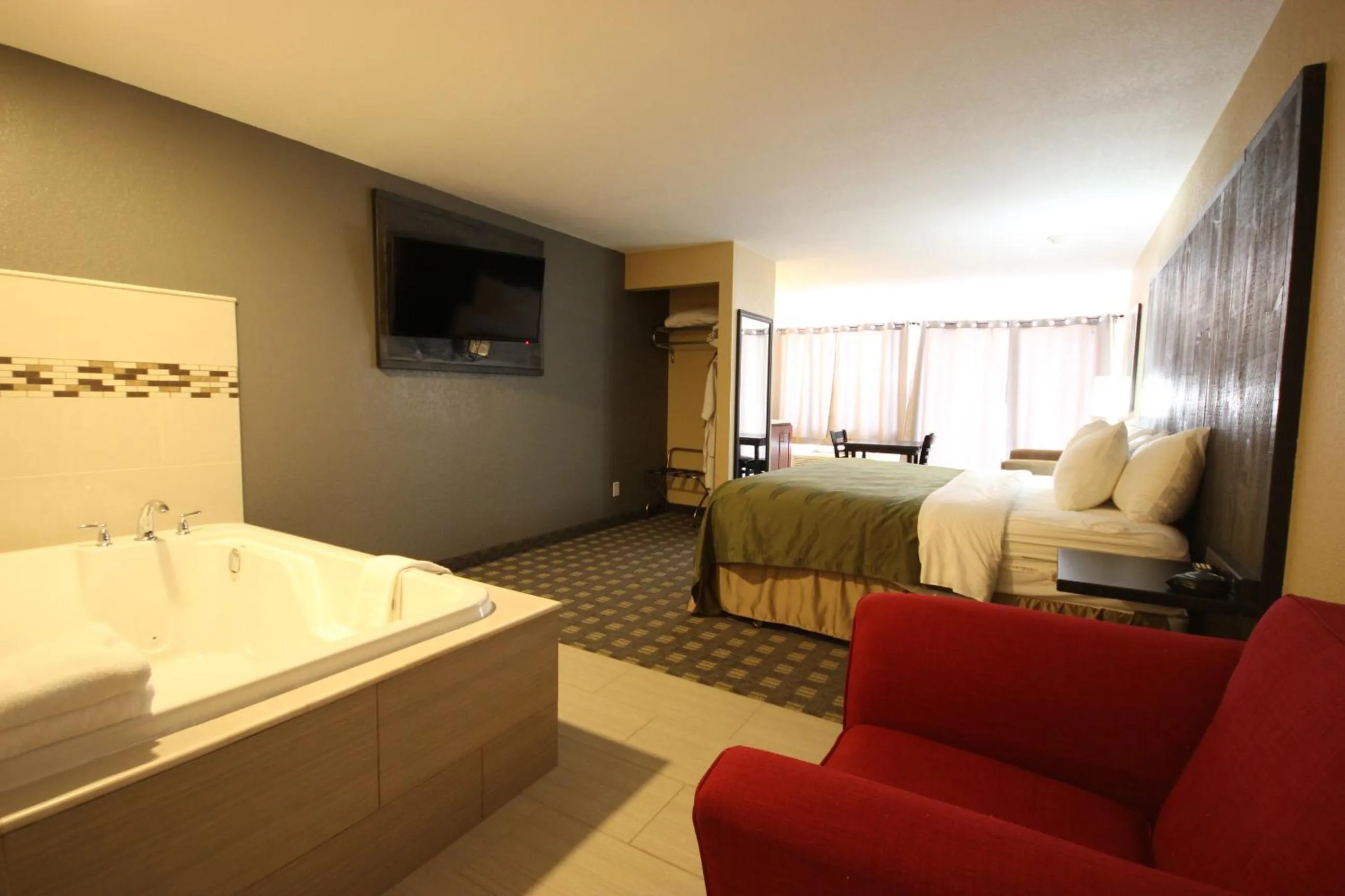 Photo of the whole room, Bed in Quality Inn