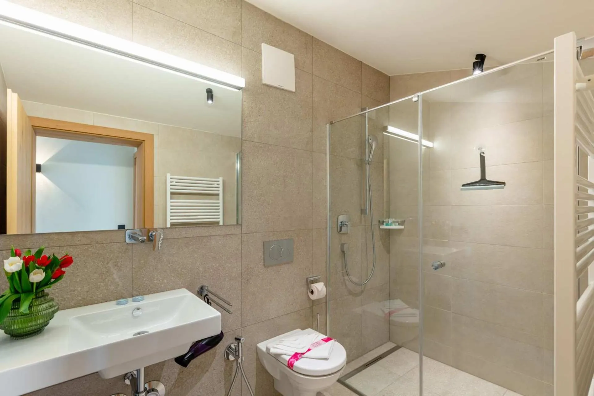 Bathroom in Emma Deluxe Aparthotel aircondition in summer & ganzjährig beheizter Außenpool direkt beim Skibus