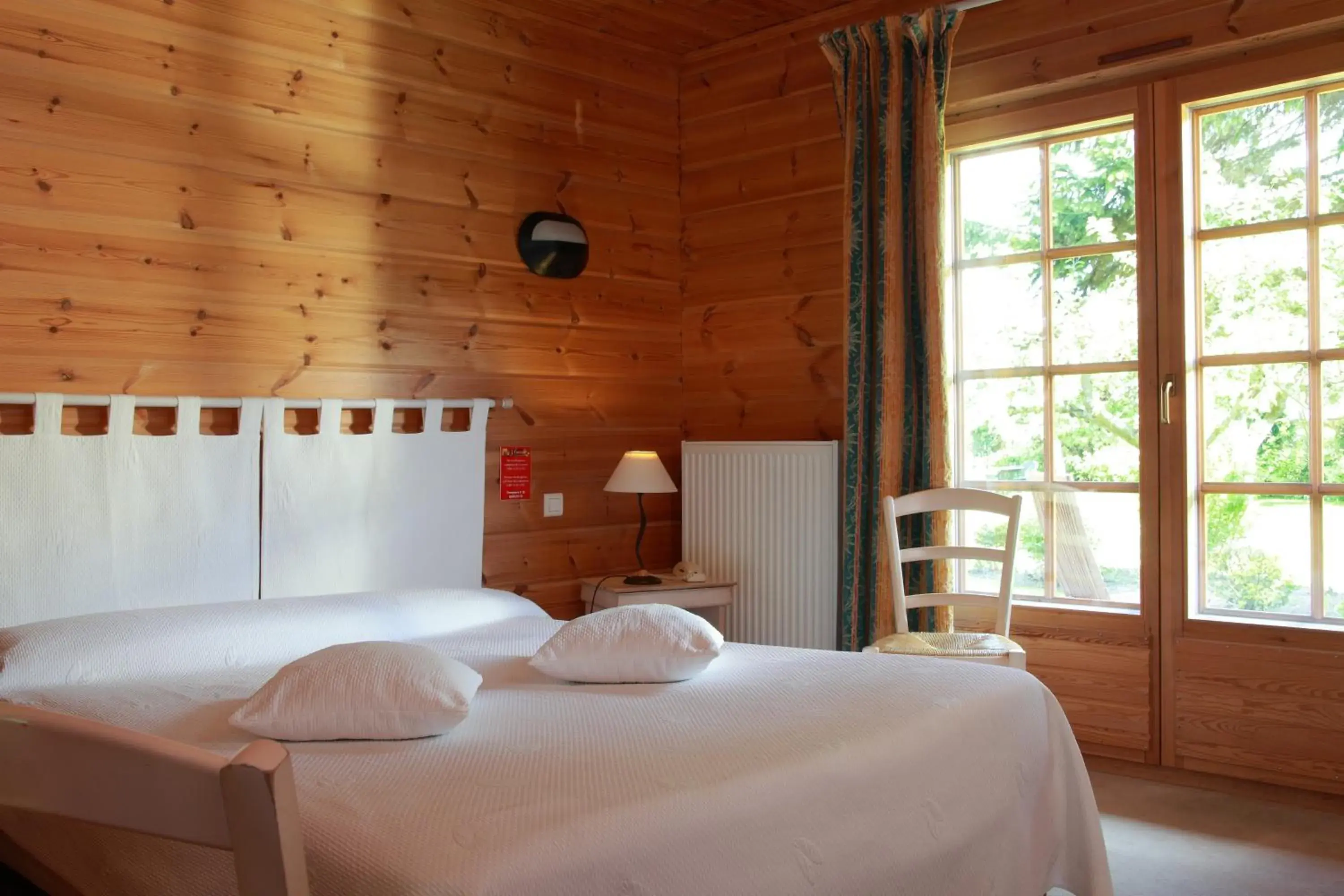 Logis - Hôtel & restaurant Les Trois Fontaines Logis - Hôtel & restaurant Les Trois Fontaines