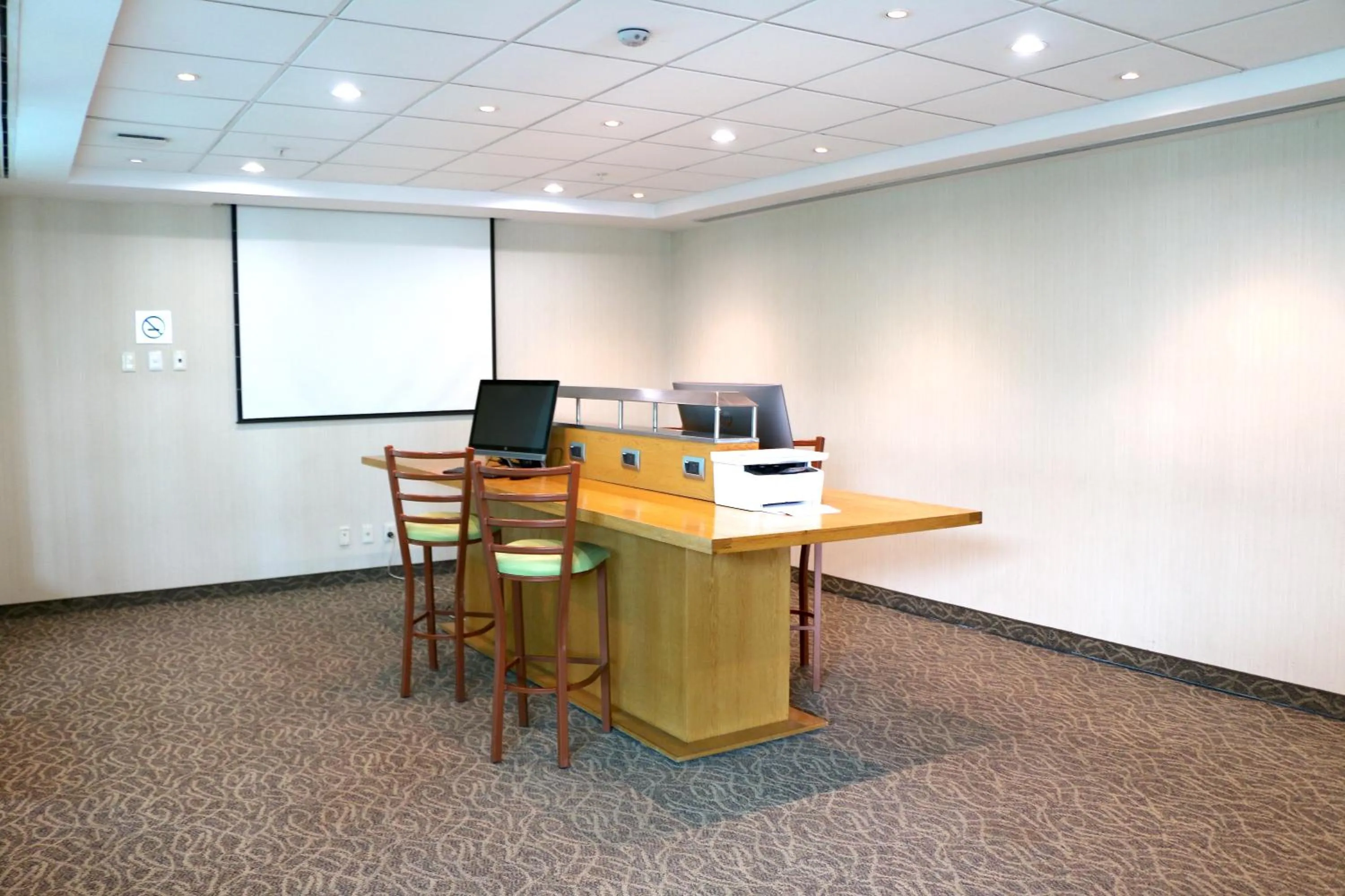 Business facilities in Excellence Express & Suites