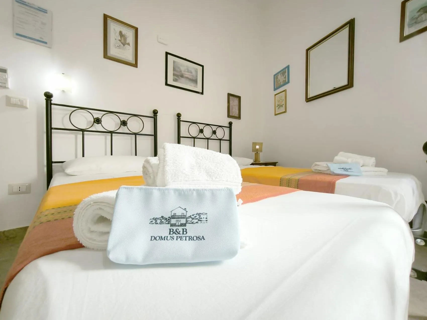 Bedroom in Domus Petrosa