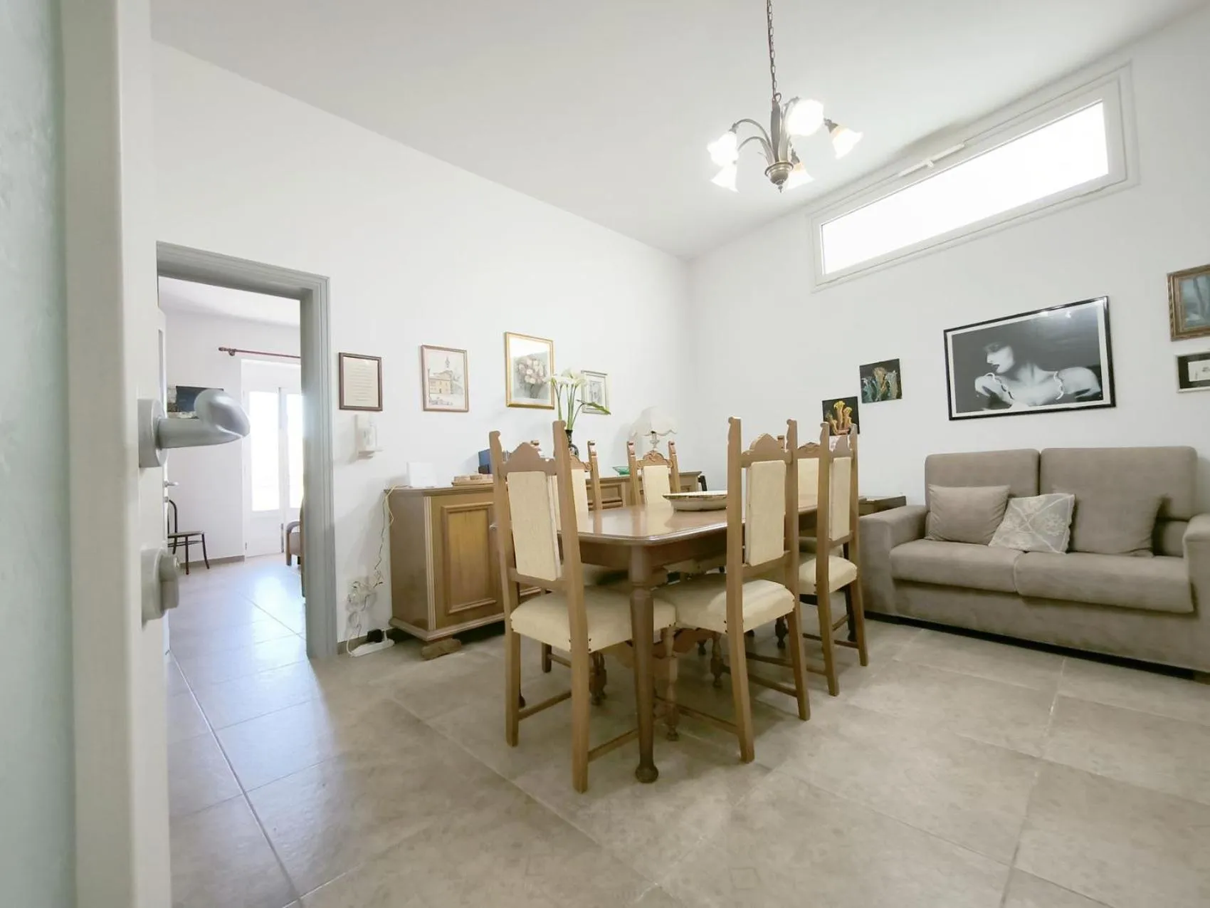 Seating area in Domus Petrosa