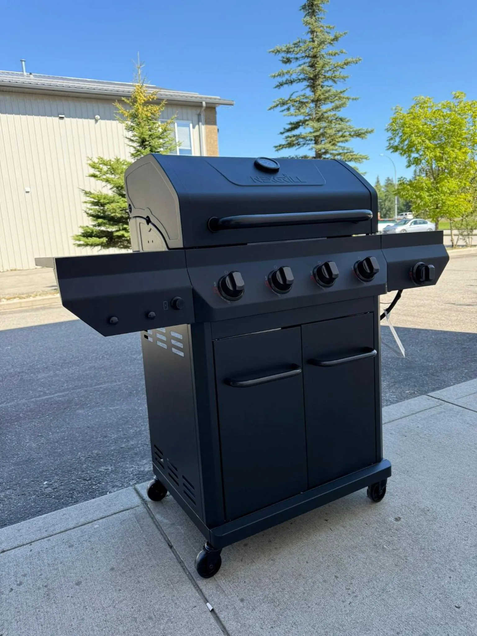 BBQ facilities in Velora Hinton, an Ascend Collection Hotel