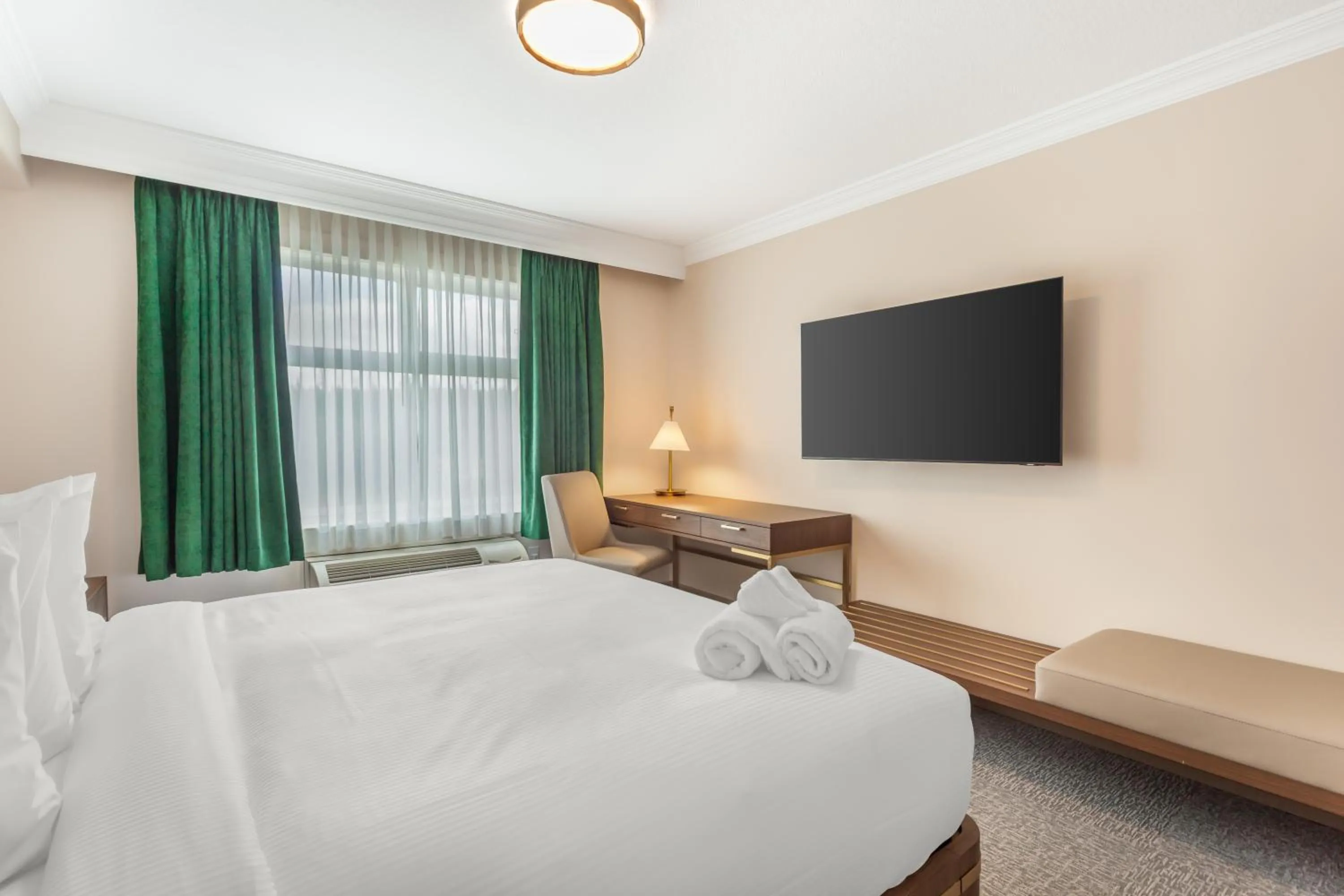 Bedroom, Bed in Velora Hinton, an Ascend Collection Hotel