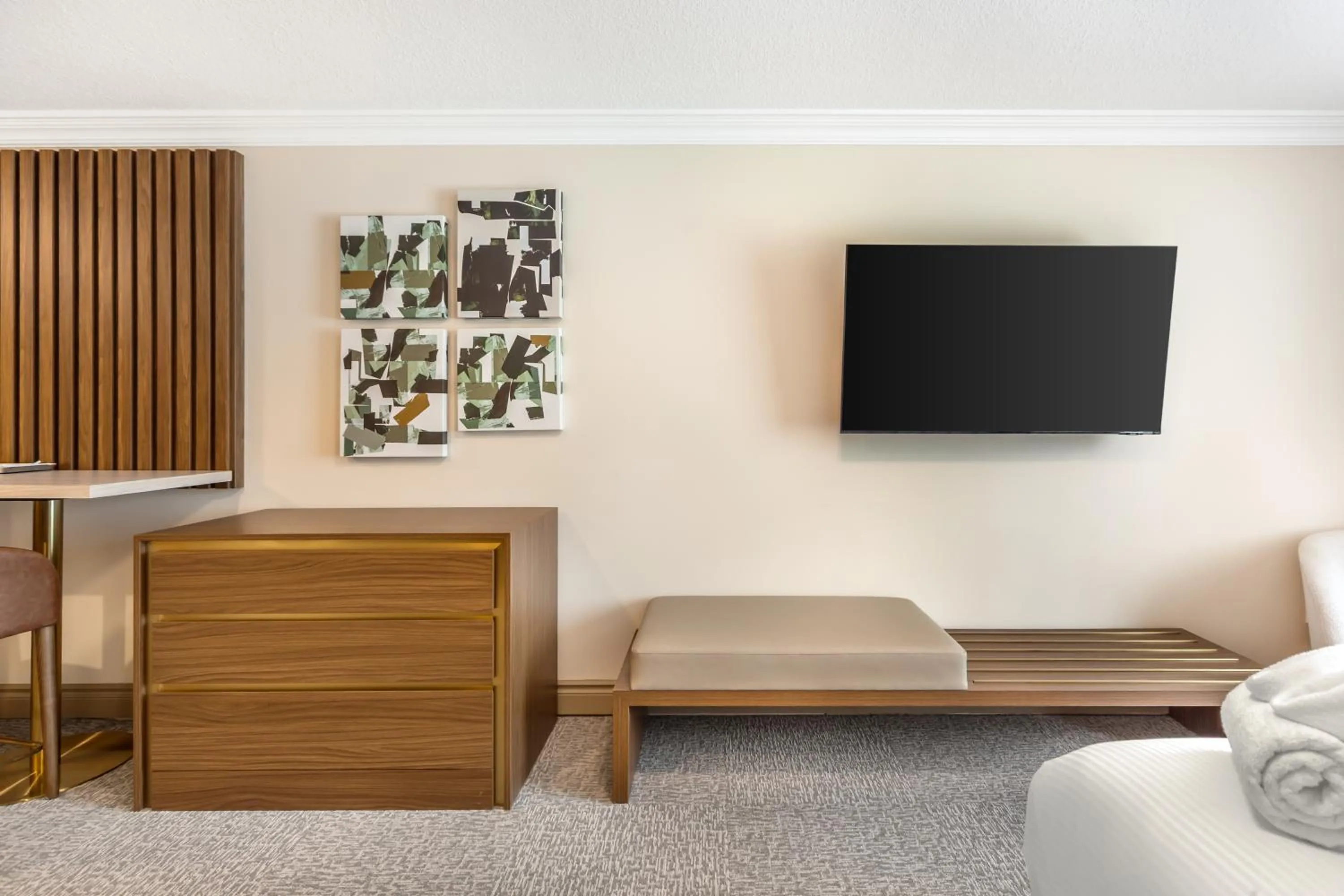 Bedroom in Velora Hinton, an Ascend Collection Hotel