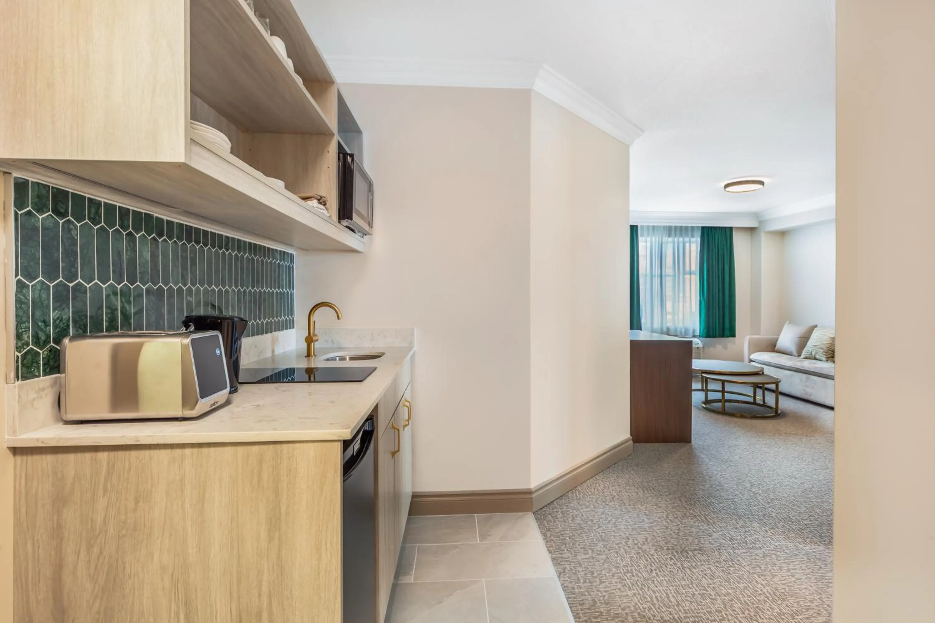 kitchen in Velora Hinton, an Ascend Collection Hotel