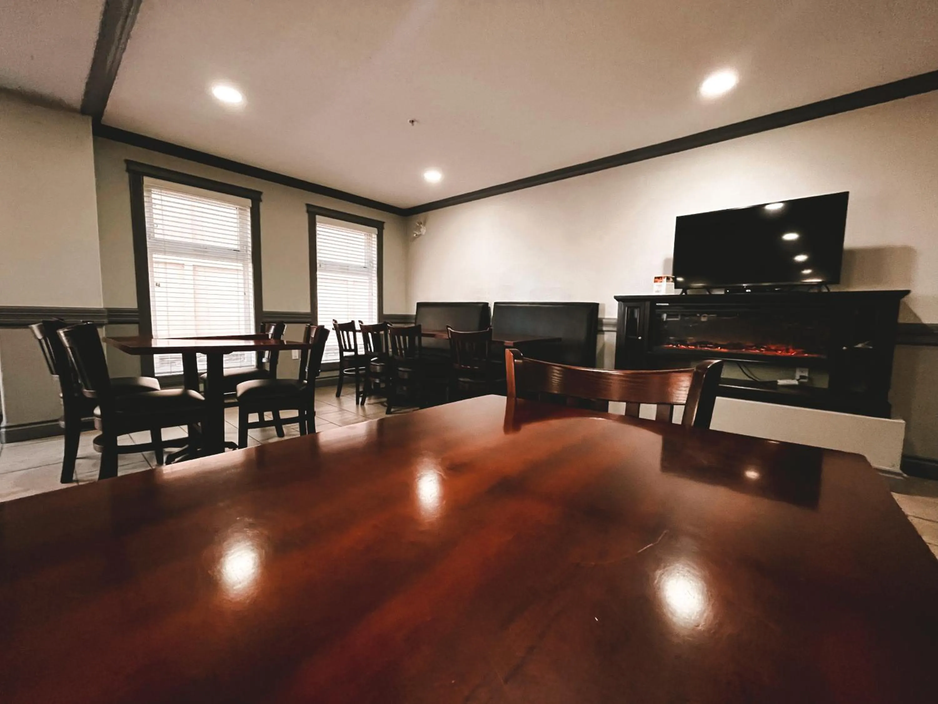 Breakfast in Quality Inn & Suites Hinton