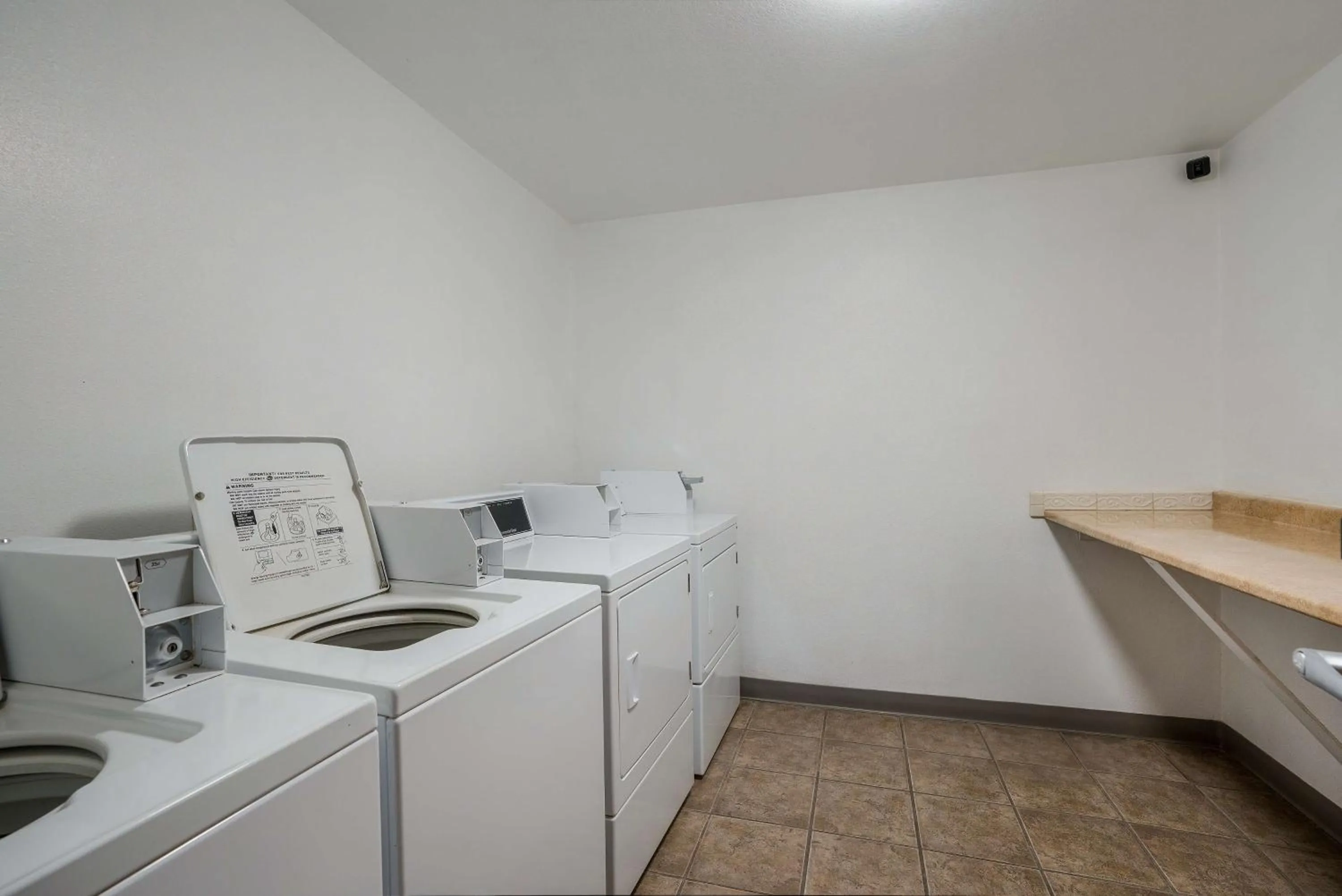 laundry in Best Western Hermiston Inn
