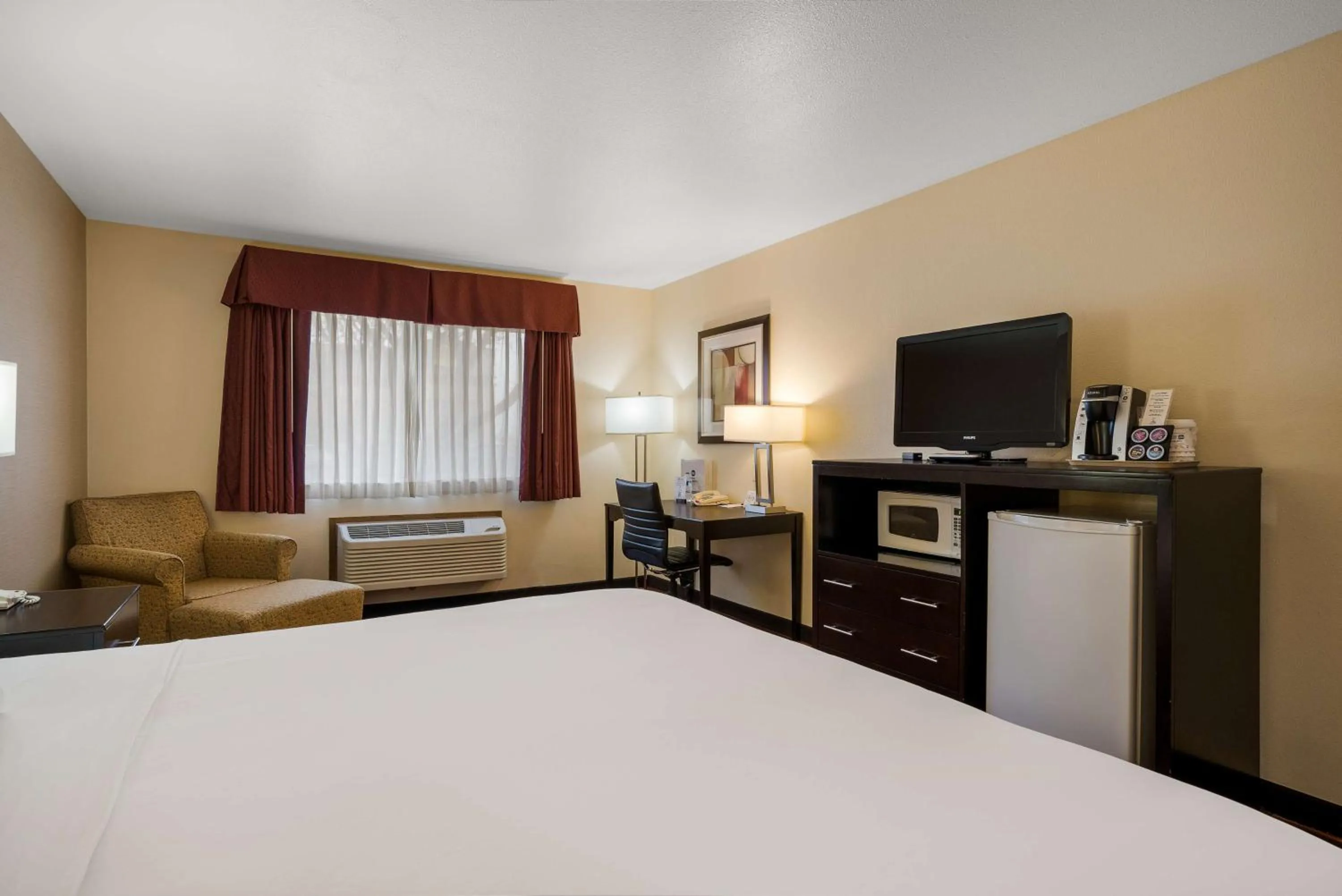 Bedroom in Best Western Hermiston Inn