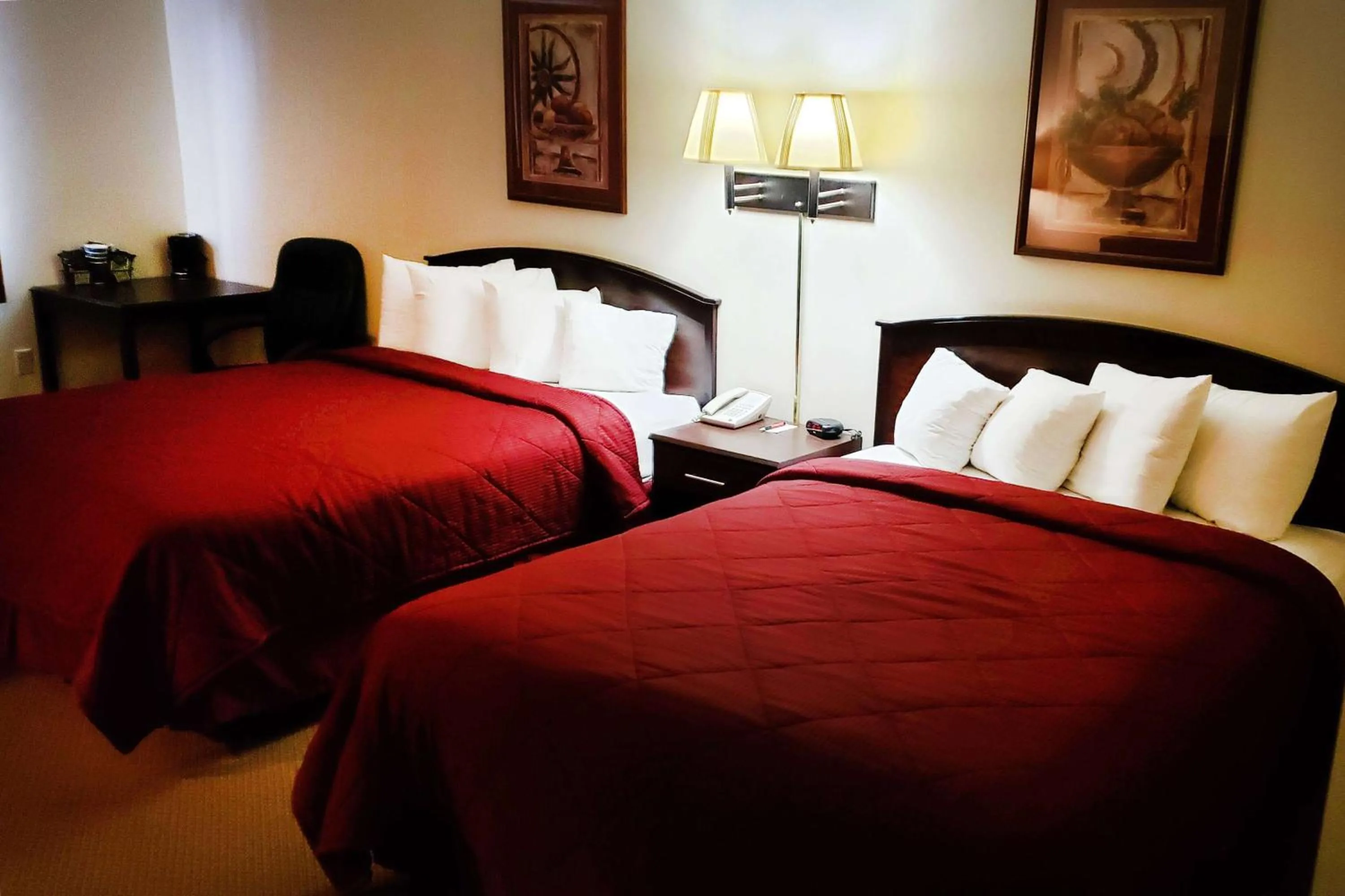 Photo of the whole room, Bed in Travelodge by Wyndham Carlsbad NM