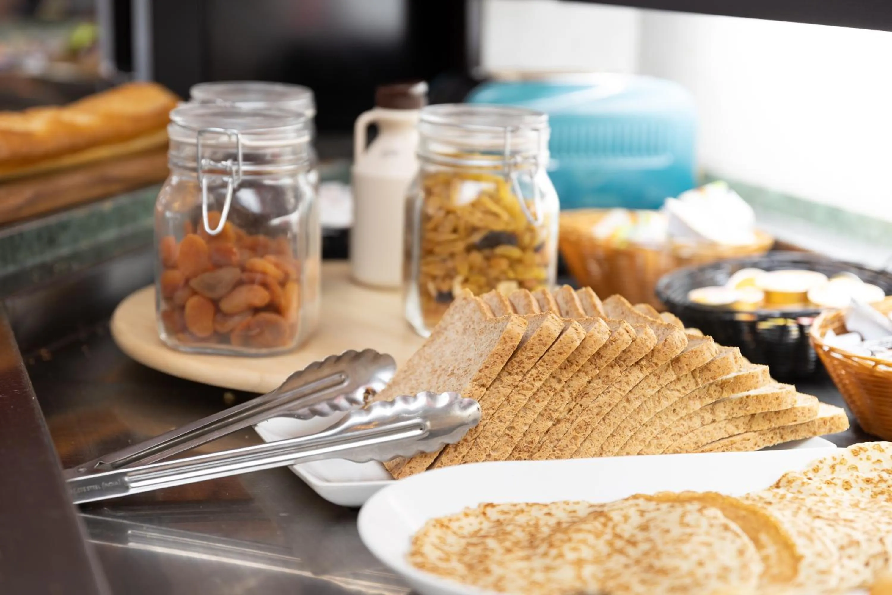 Buffet breakfast in HÔTEL ÉDEN - Metz Nord - Woippy - Porte du Luxembourg - A31