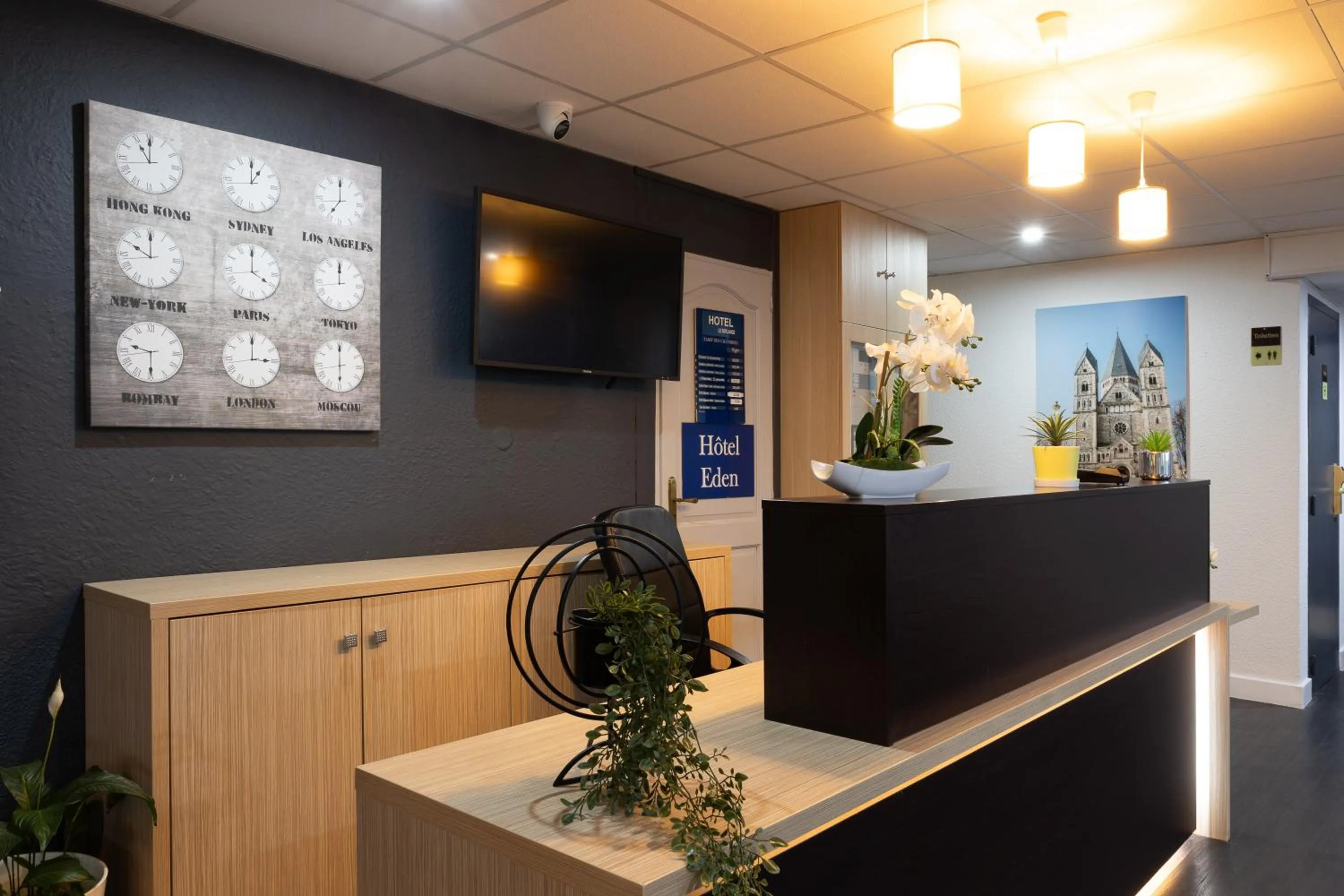 Lobby or reception in HÔTEL ÉDEN - Metz Nord - Woippy - Porte du Luxembourg - A31