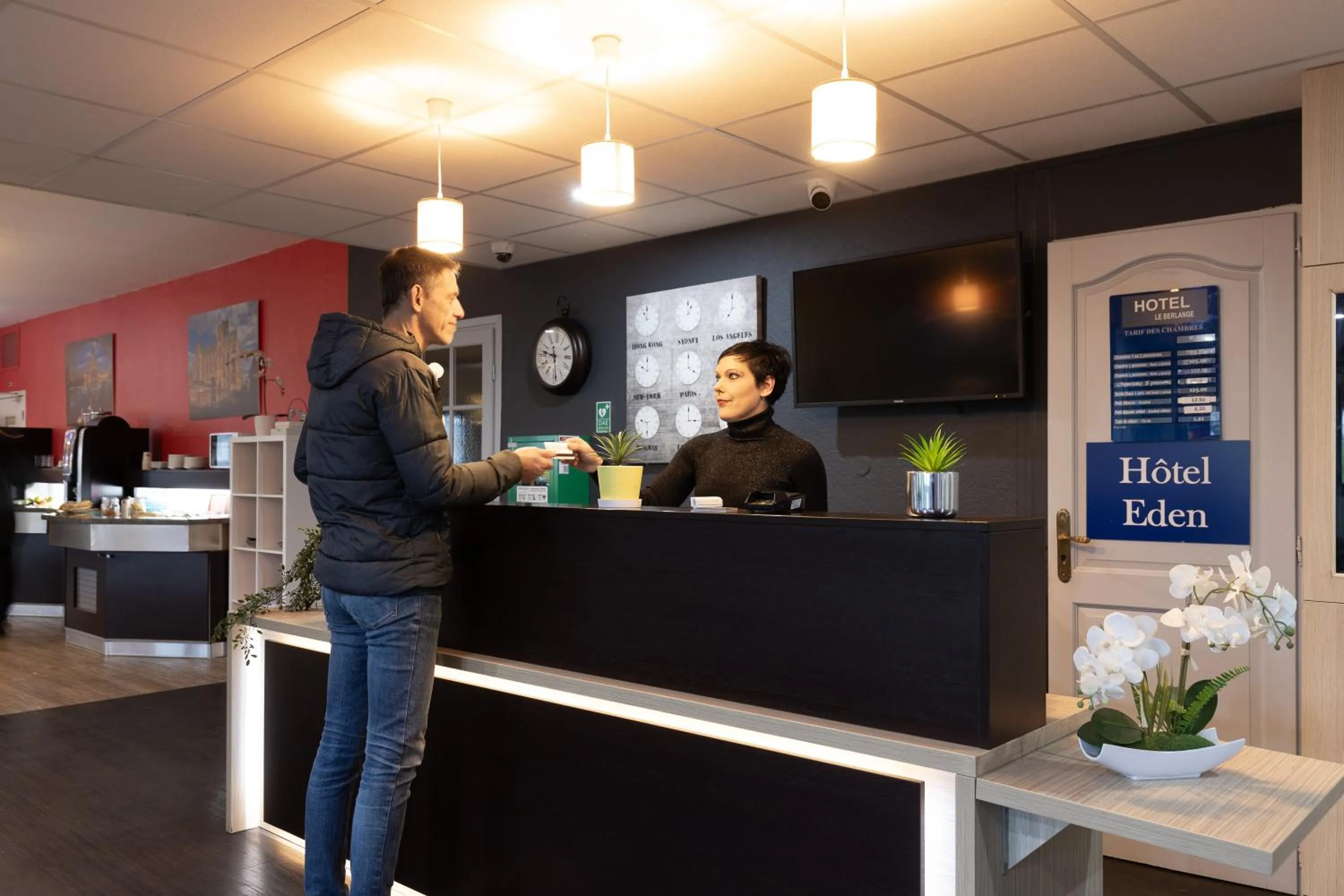 Staff in HÔTEL ÉDEN - Metz Nord - Woippy - Porte du Luxembourg - A31