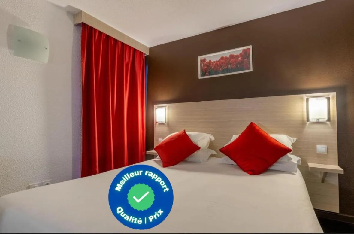 Bed in HÔTEL ÉDEN - Metz Nord - Woippy - Porte du Luxembourg - A31