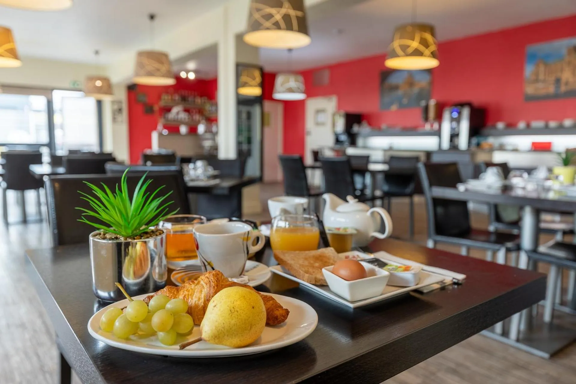 Breakfast in HÔTEL ÉDEN - Metz Nord - Woippy - Porte du Luxembourg - A31