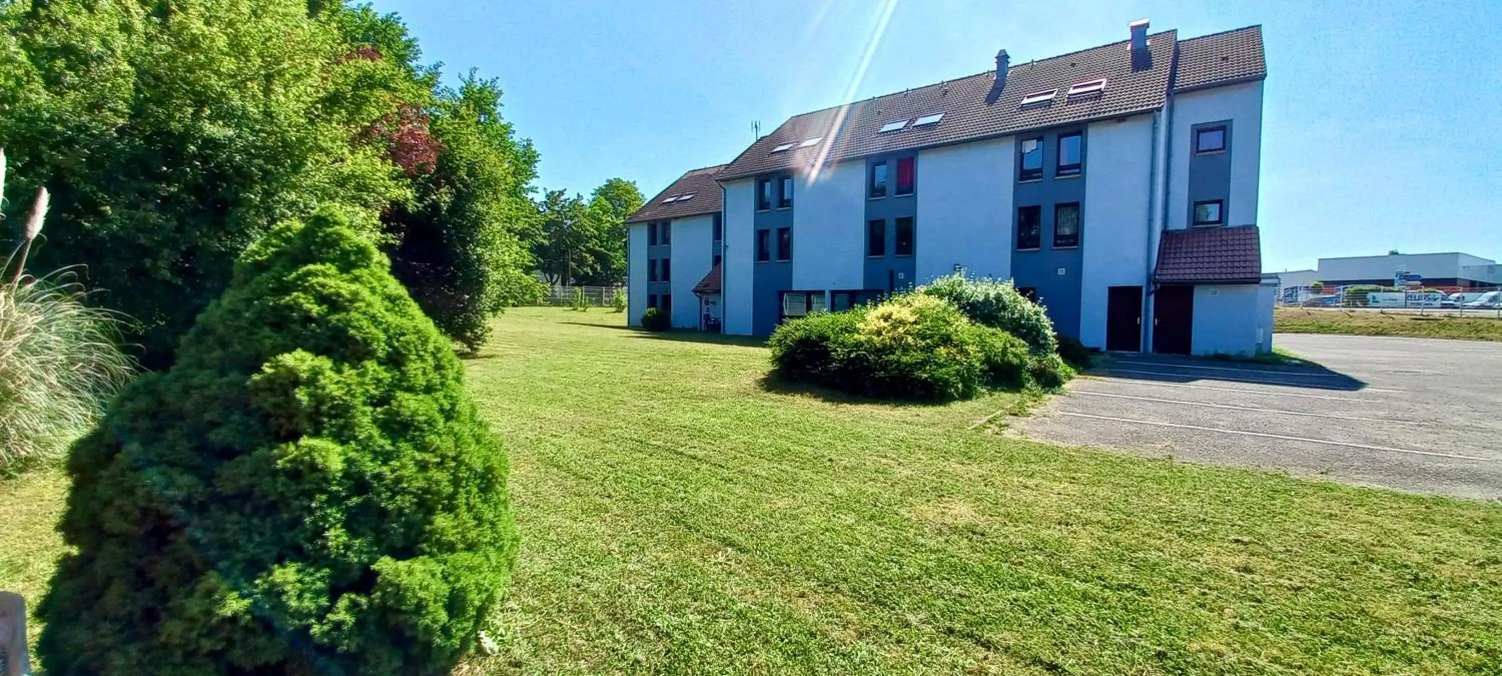 Garden view in HÔTEL ÉDEN - Metz Nord - Woippy - Porte du Luxembourg - A31
