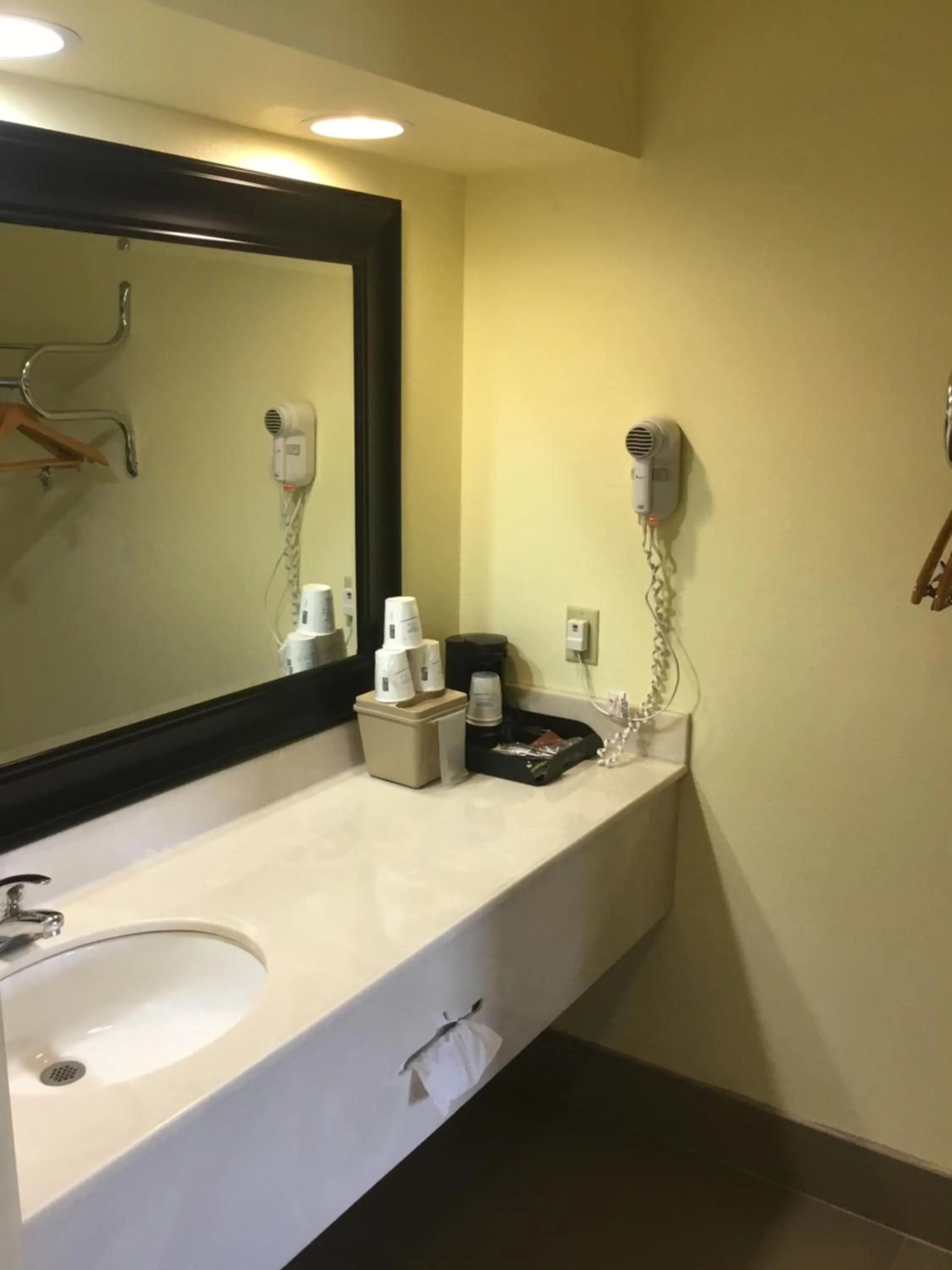 Bathroom in Super 8 by Wyndham Fairfield Tx