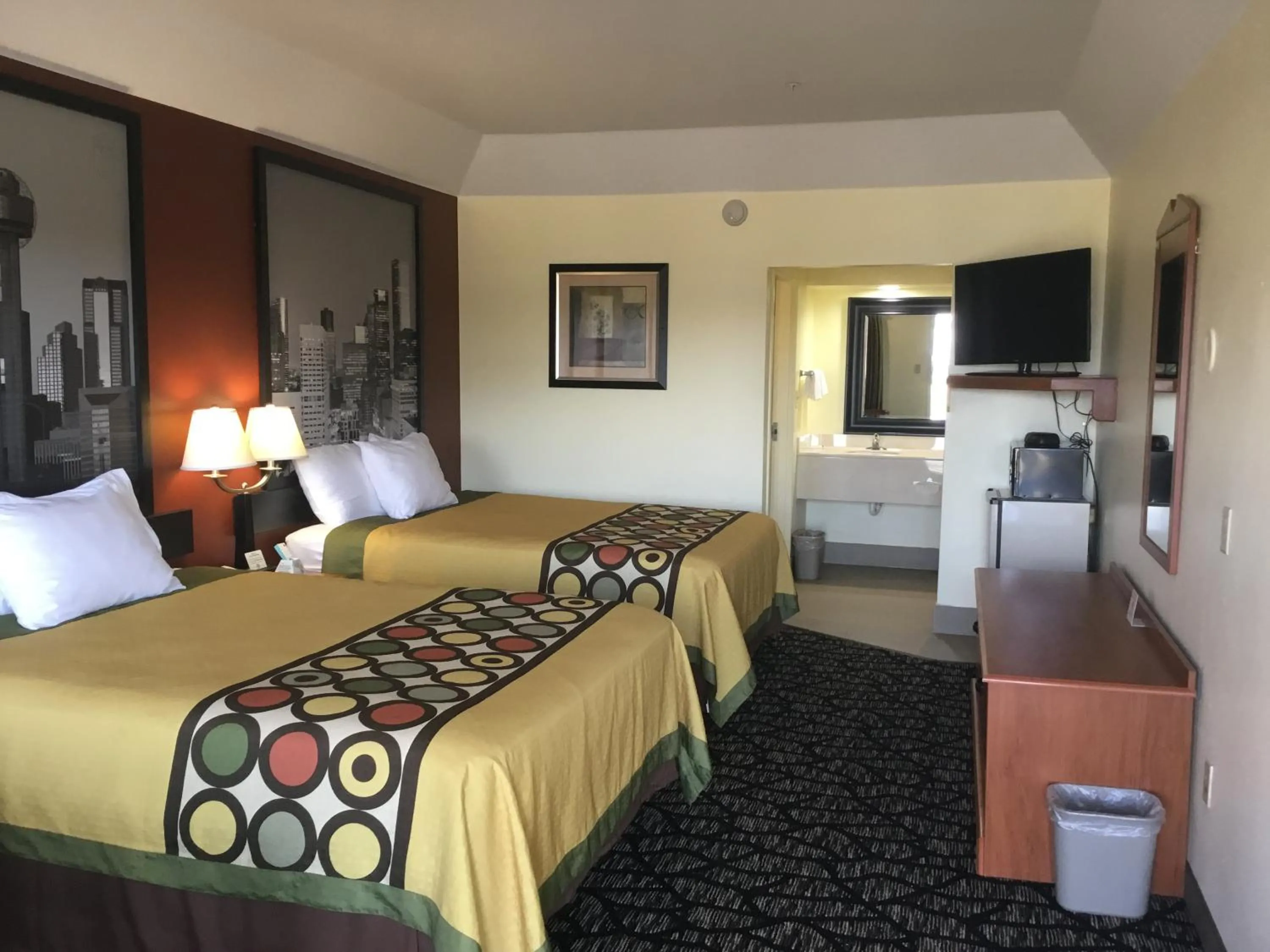 Photo of the whole room, Bed in Super 8 by Wyndham Fairfield Tx