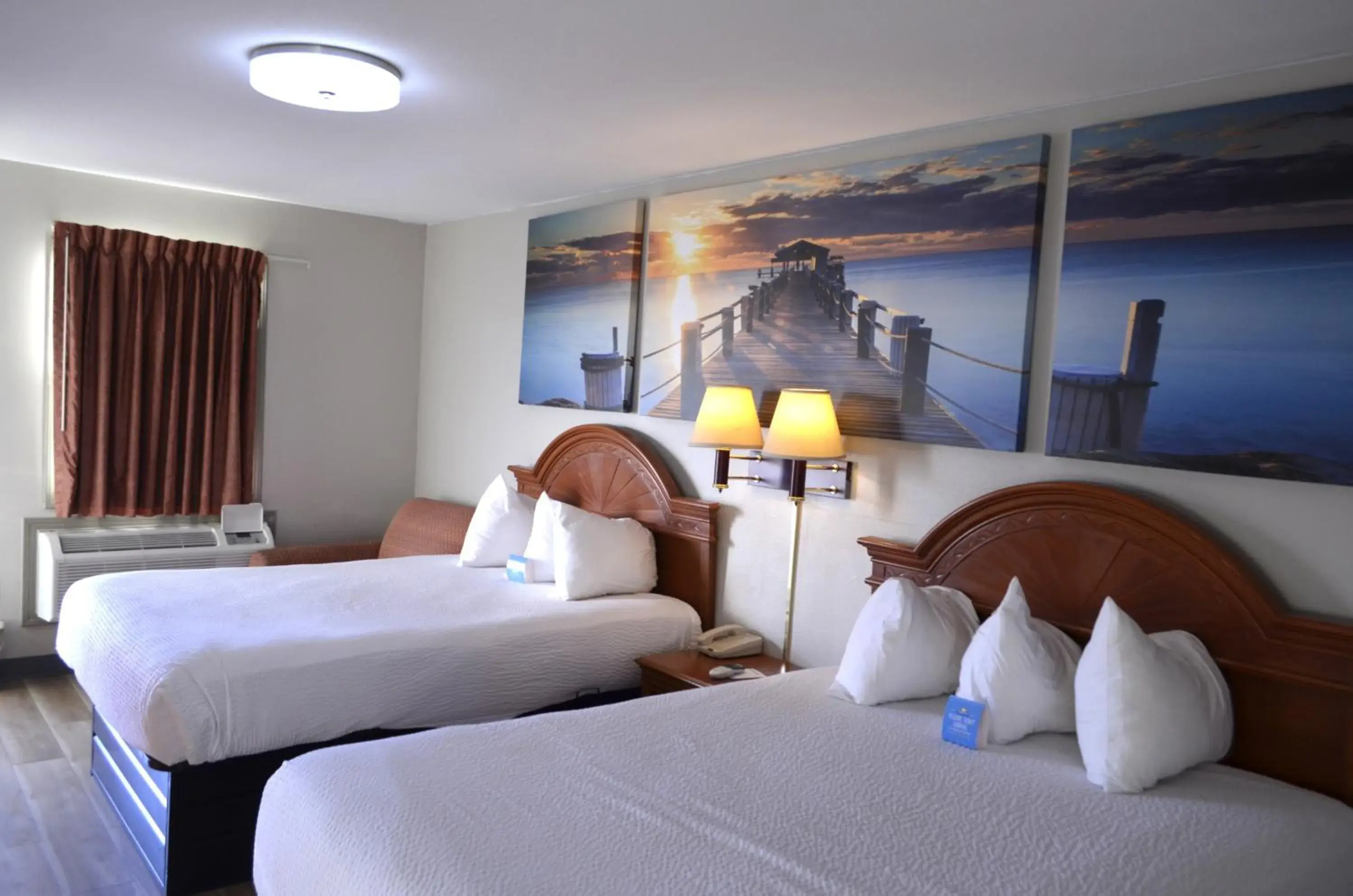 Queen Room with Two Queen Beds - Smoking in Days Inn by Wyndham Trumann AR Queen Room with Two Queen Beds - Smoking in Days Inn by Wyndham Trumann AR