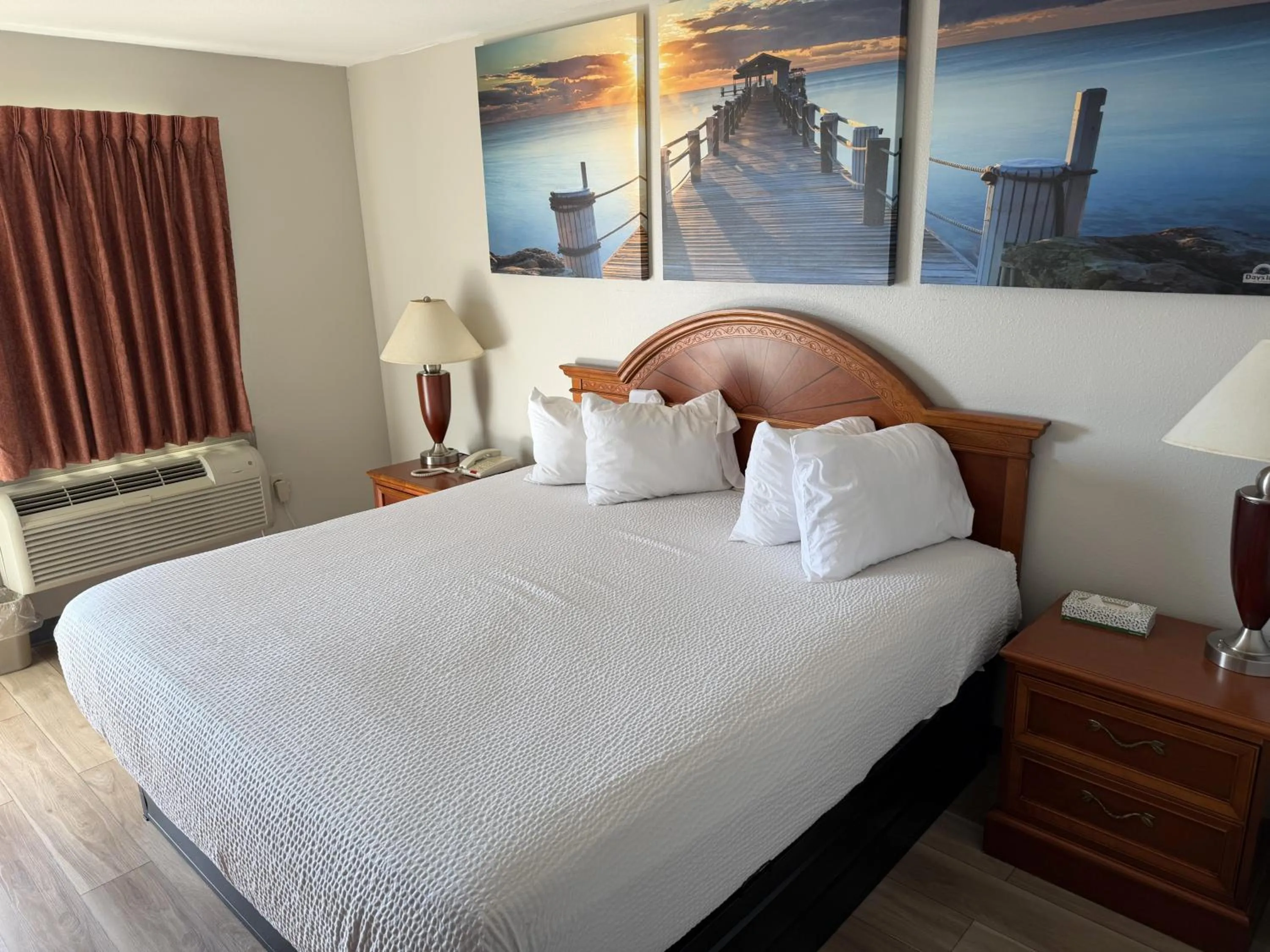 Bed in Days Inn by Wyndham Trumann AR