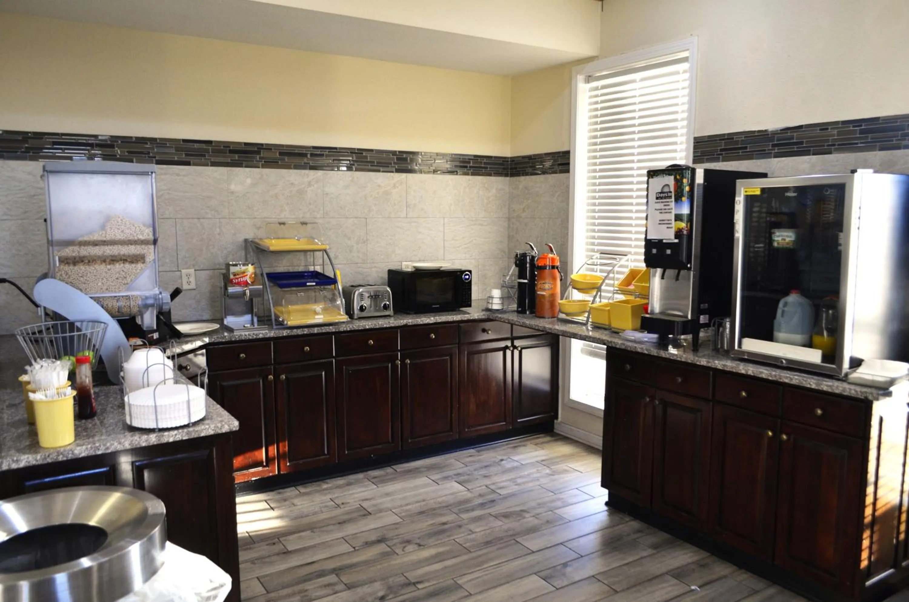 Breakfast in Days Inn by Wyndham Trumann AR