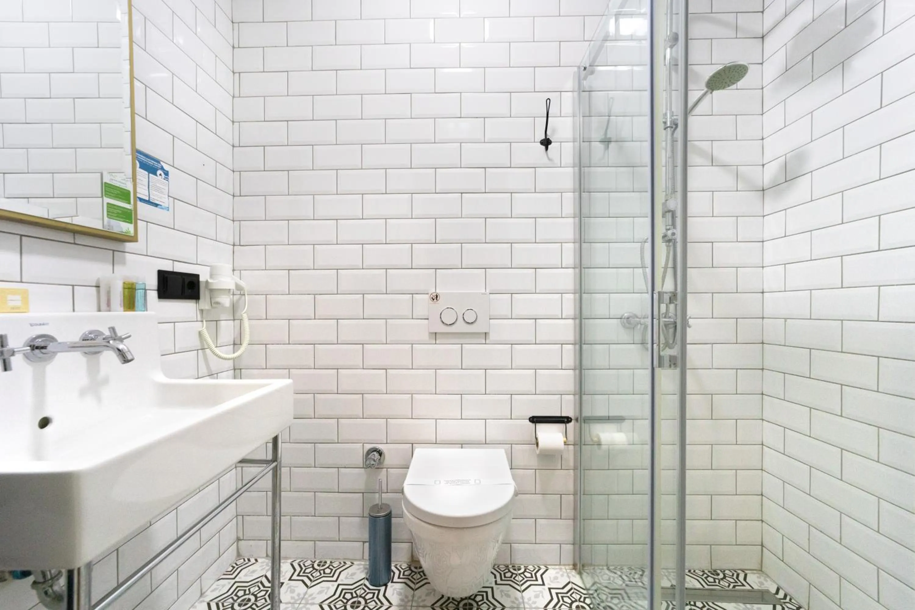 Shower in Hotel Des Arts Galata