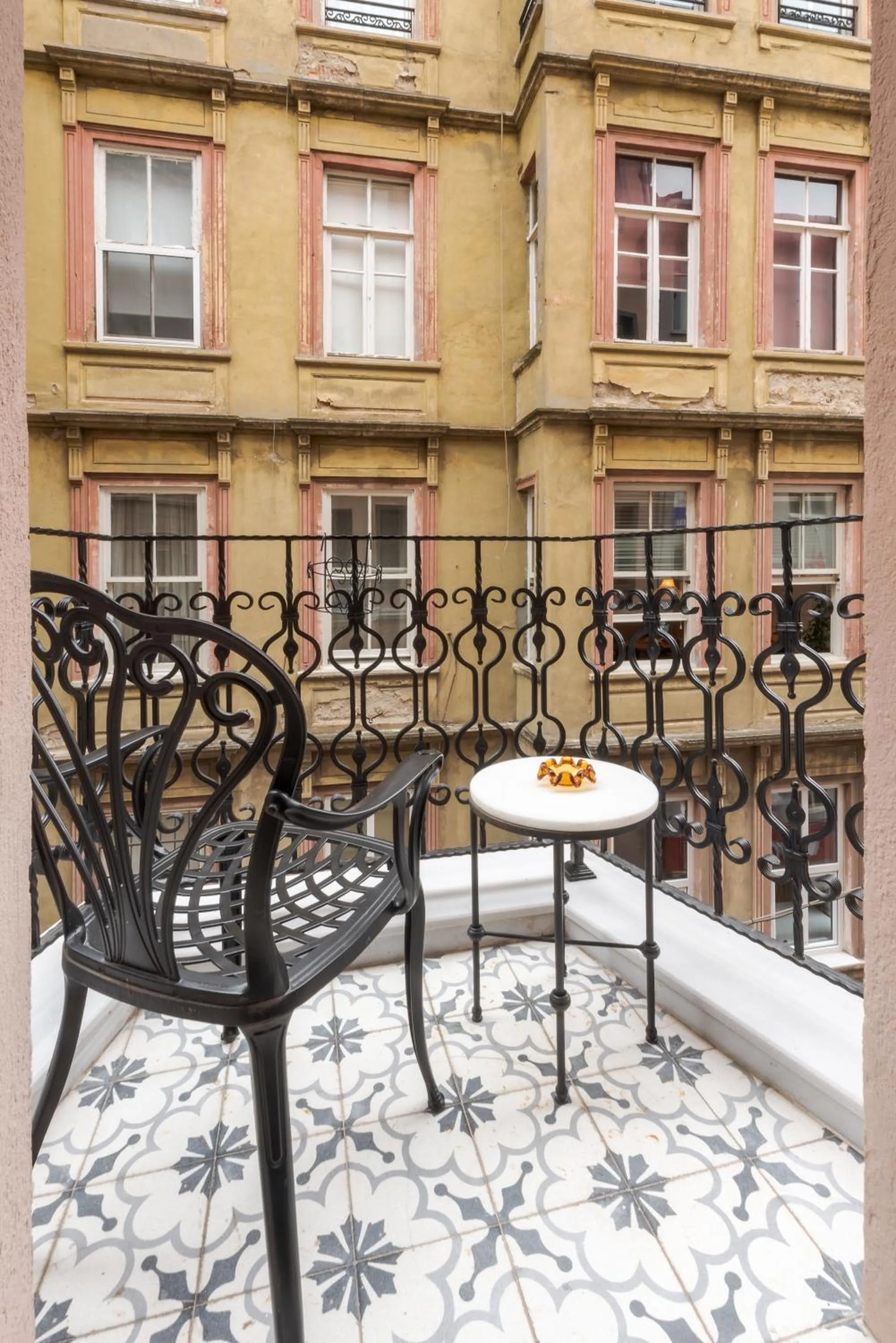 Balcony/Terrace in Hotel Des Arts Galata