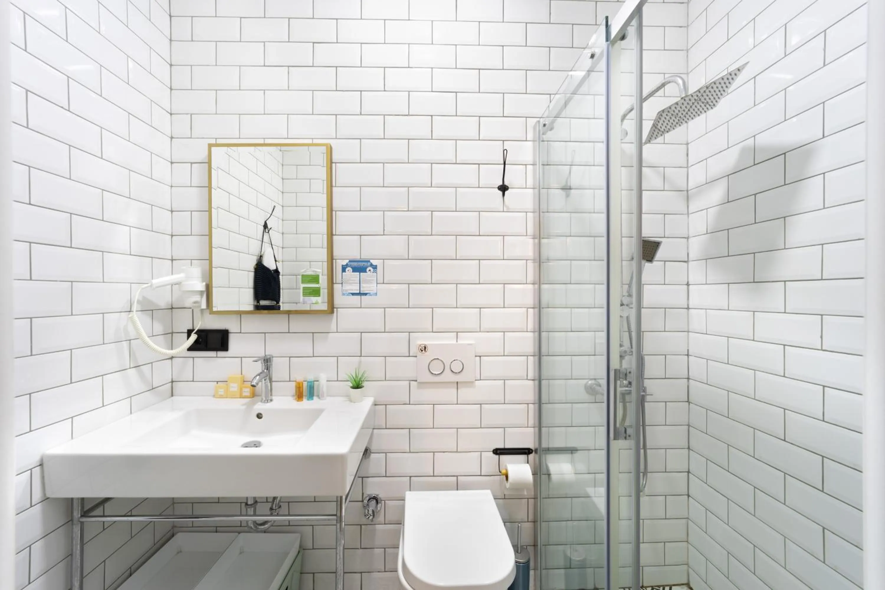 Shower in Hotel Des Arts Galata