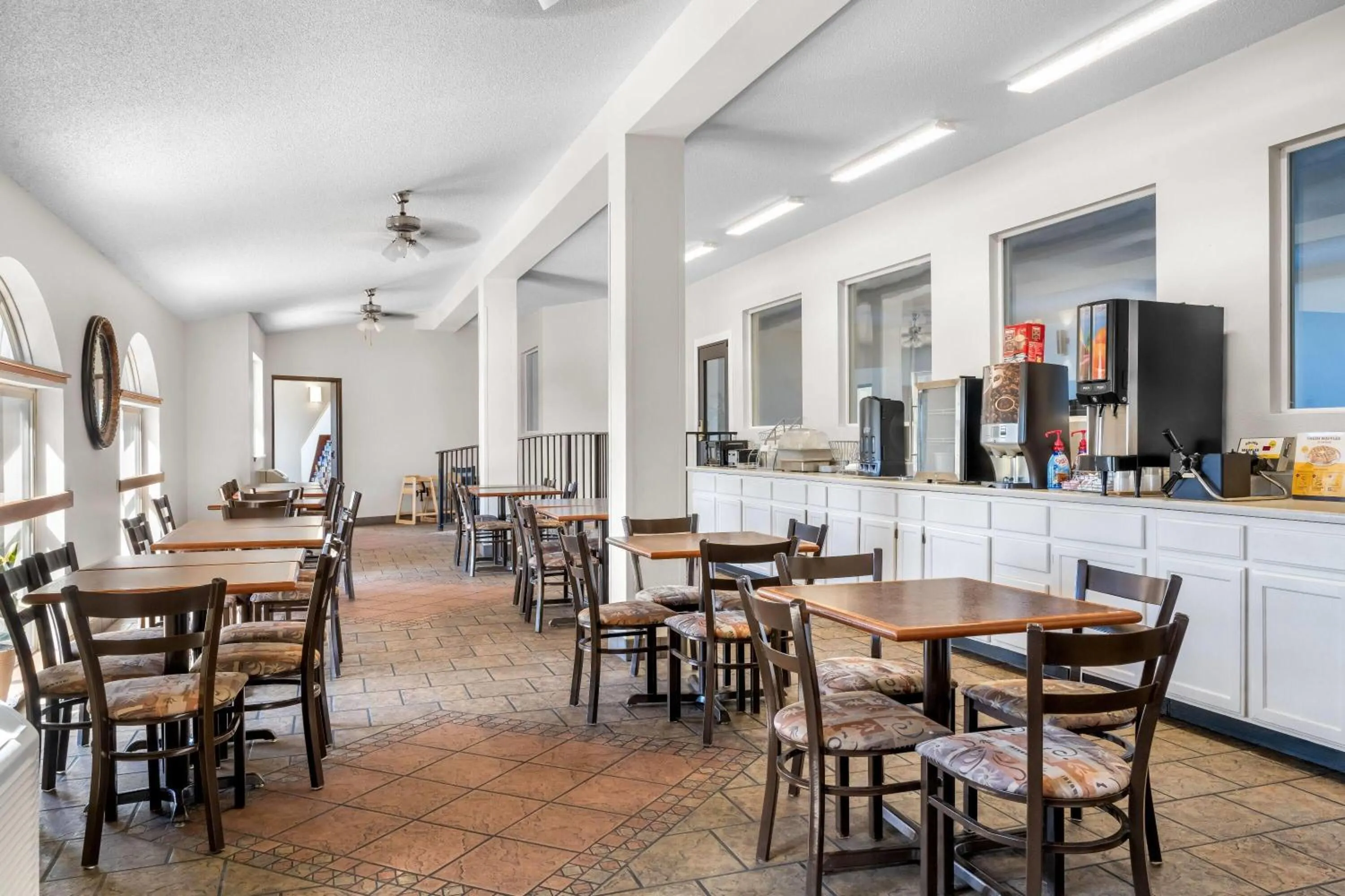 Restaurant/places to eat in Super 8 by Wyndham Custer/Crazy Horse Area