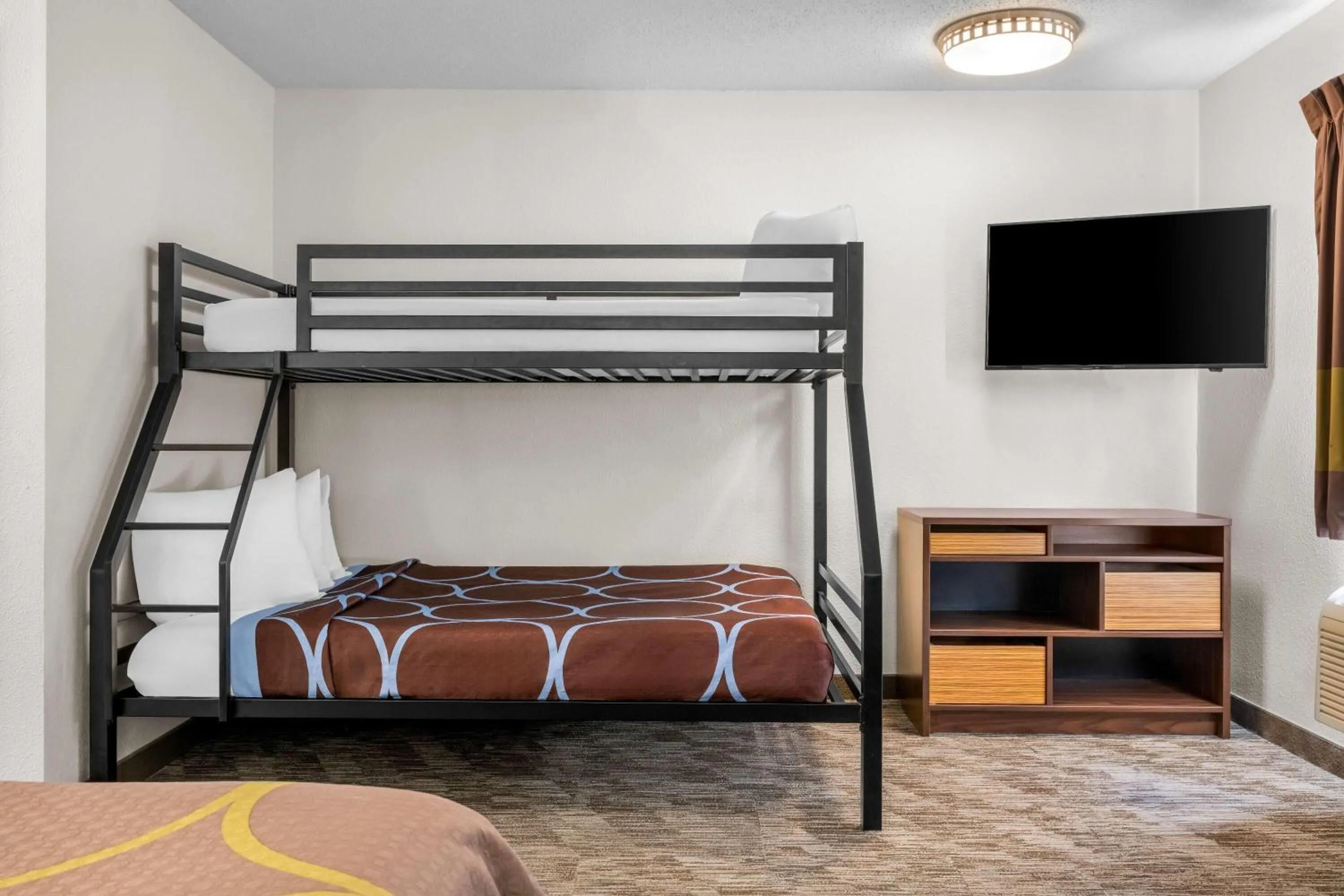 Photo of the whole room, Bed in Super 8 by Wyndham Custer/Crazy Horse Area