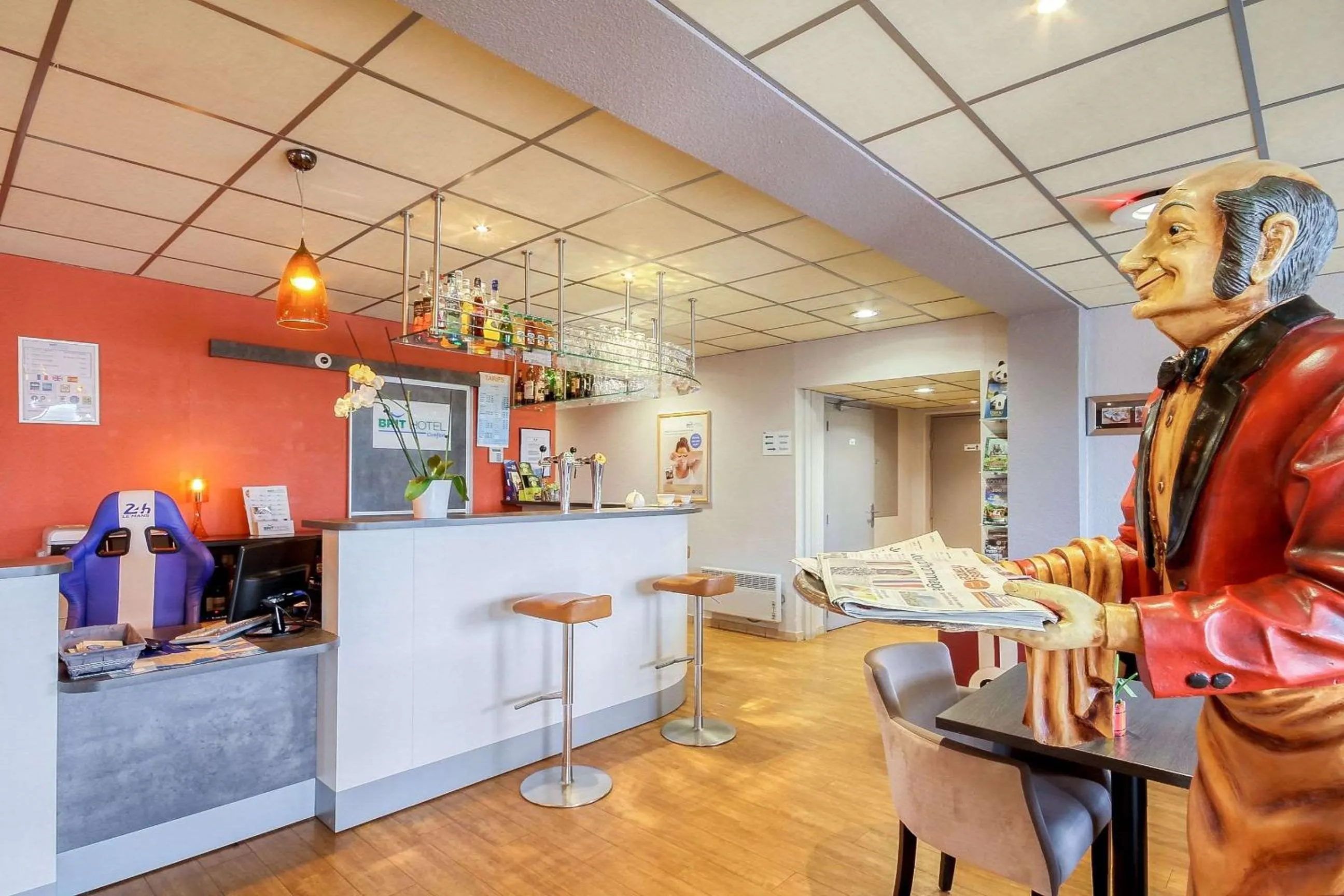 Restaurant/places to eat in Brit Hotel Les Evens