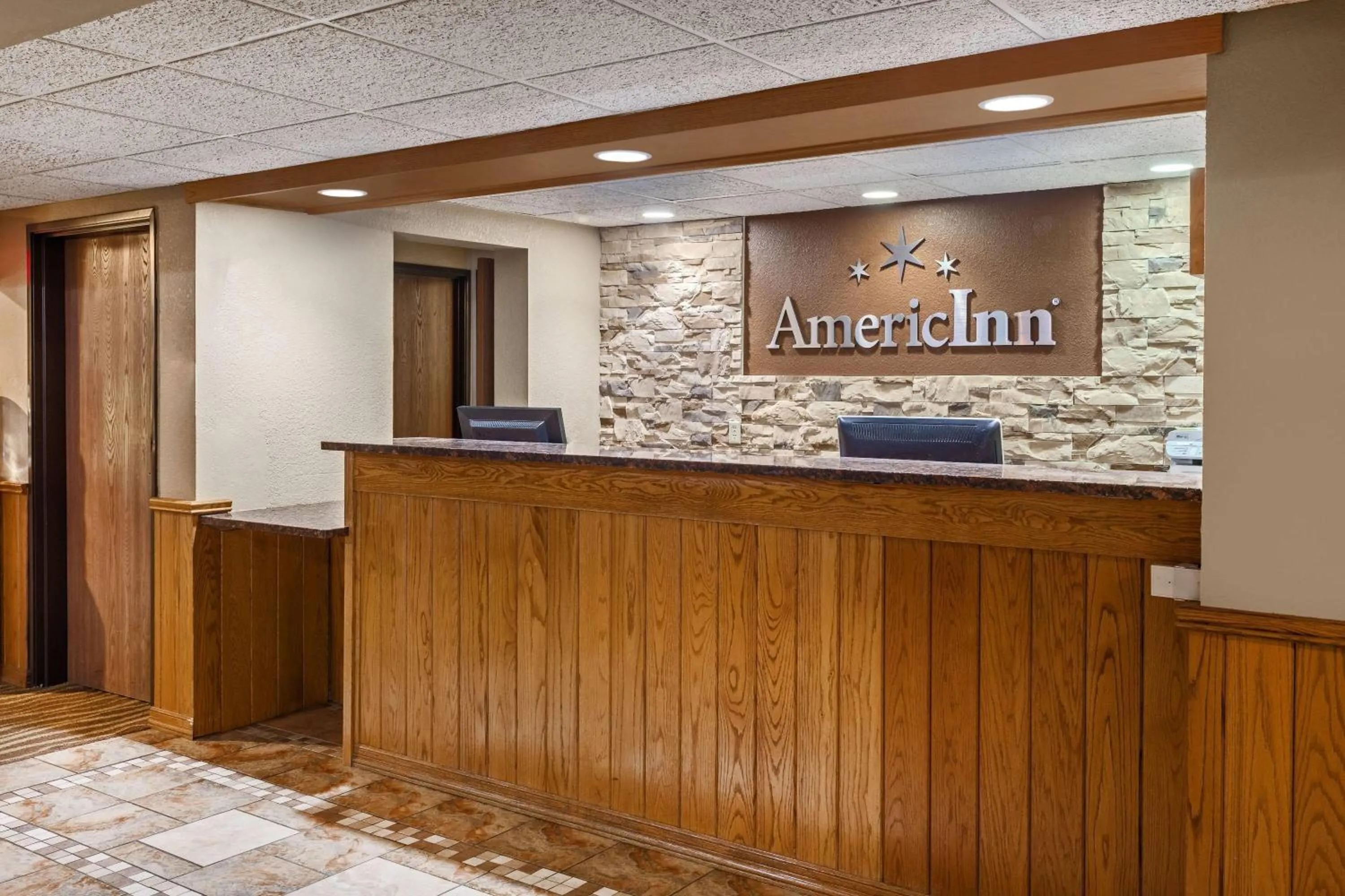 Lobby or reception in AmericInn by Wyndham Monroe