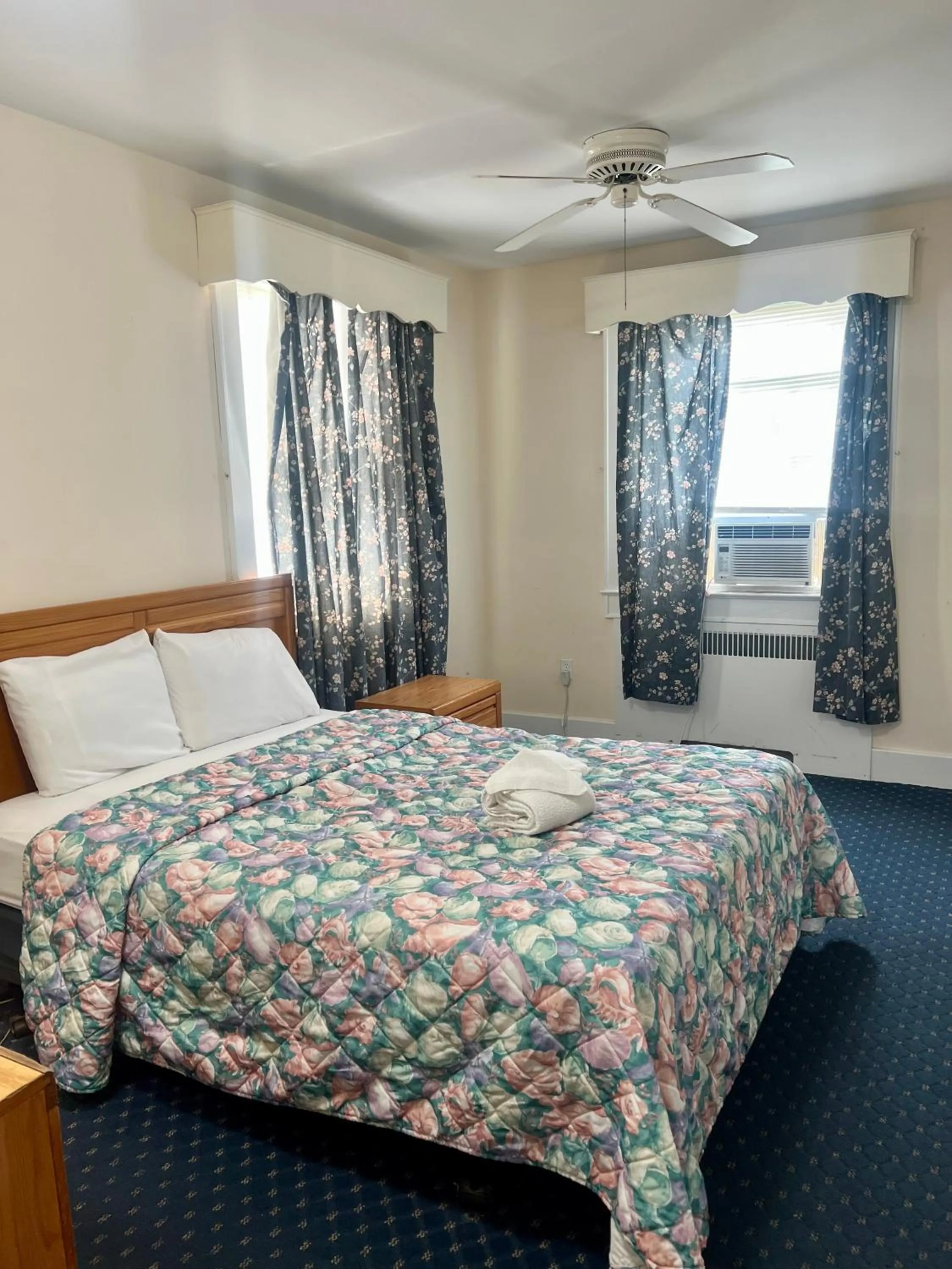 Bedroom in Majestic Hotel & Apartments