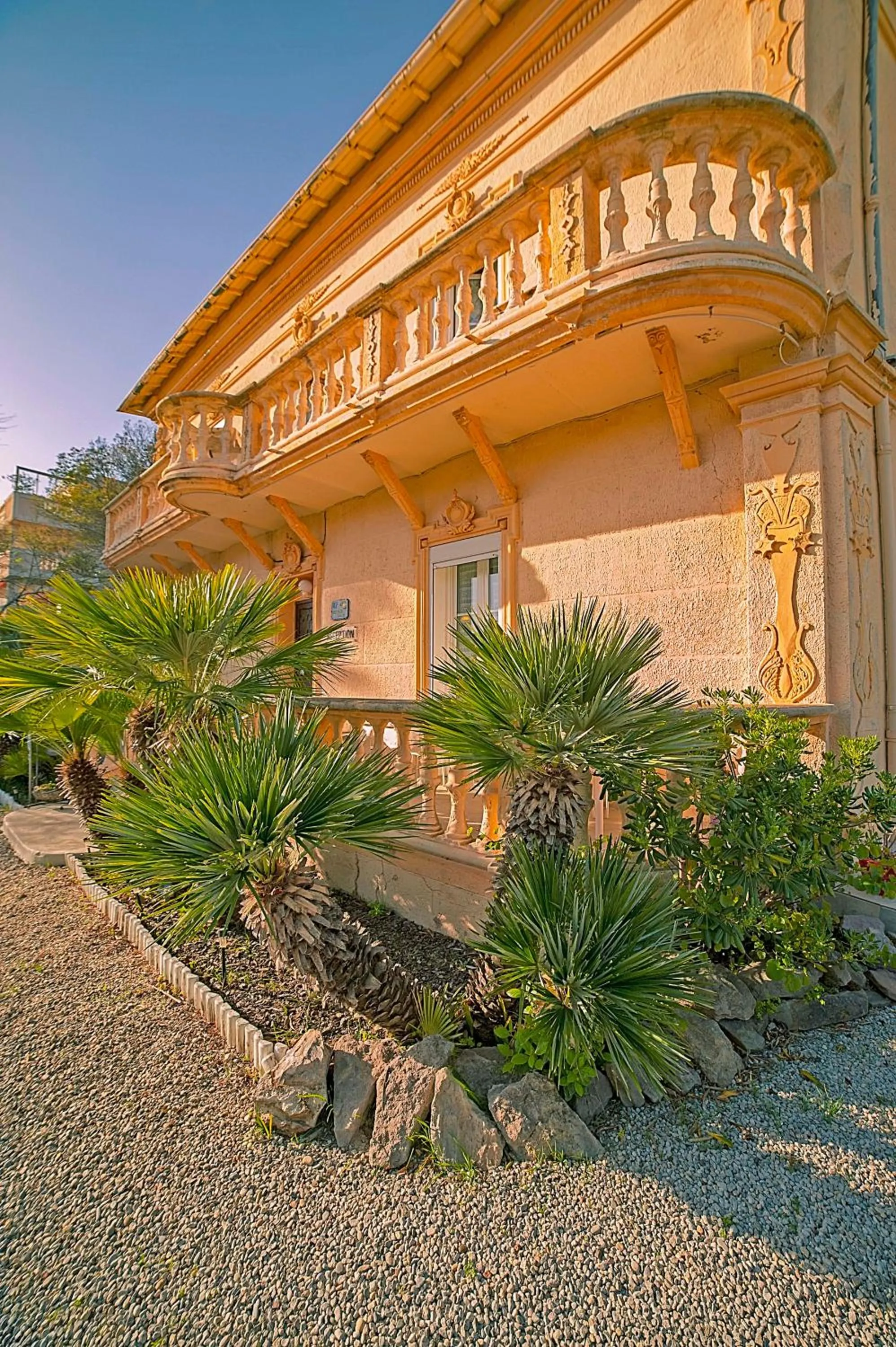 Property building in Hôtel Du Soleil