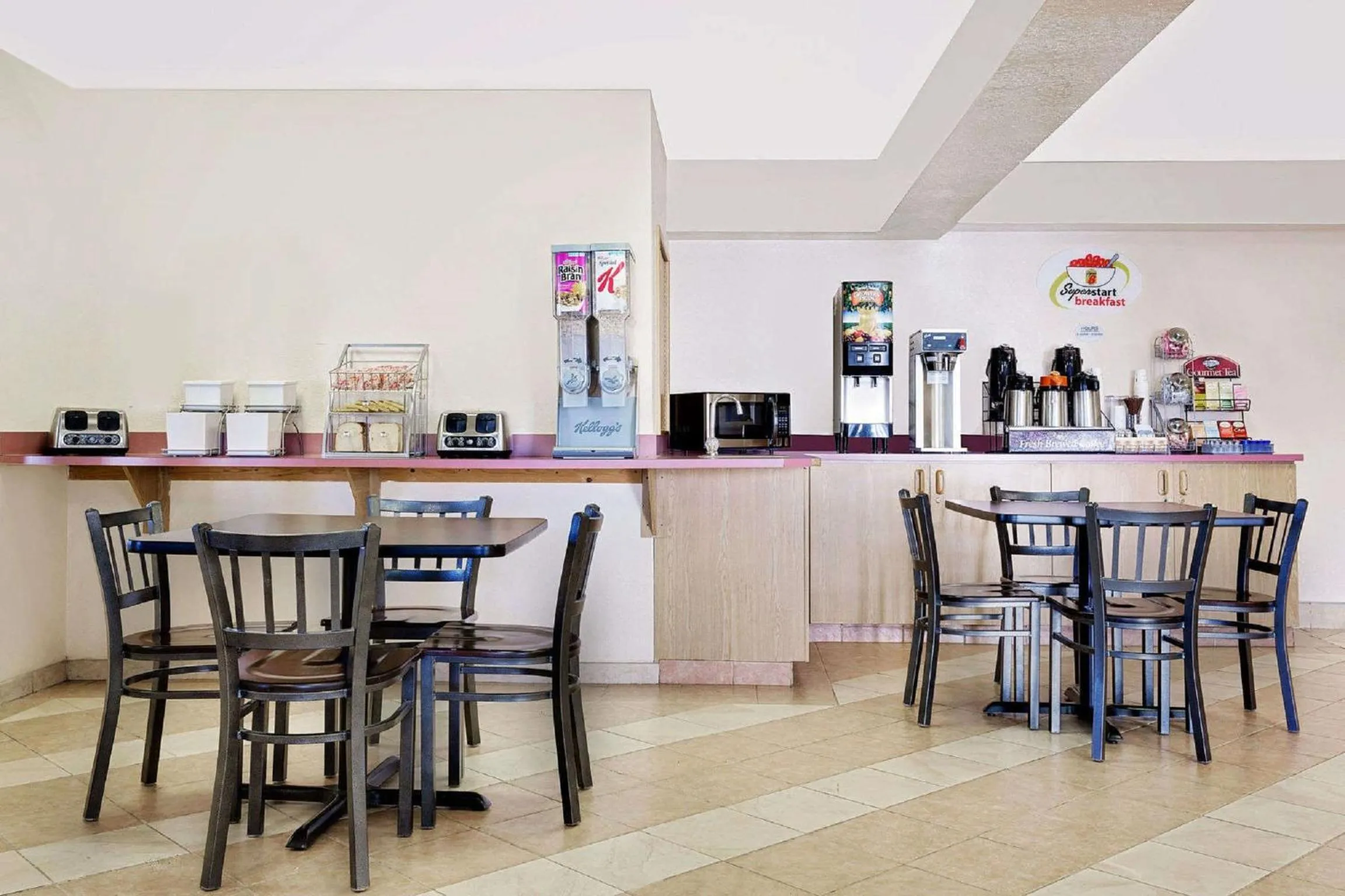 Restaurant/places to eat in Super 8 by Wyndham Battle Mountain