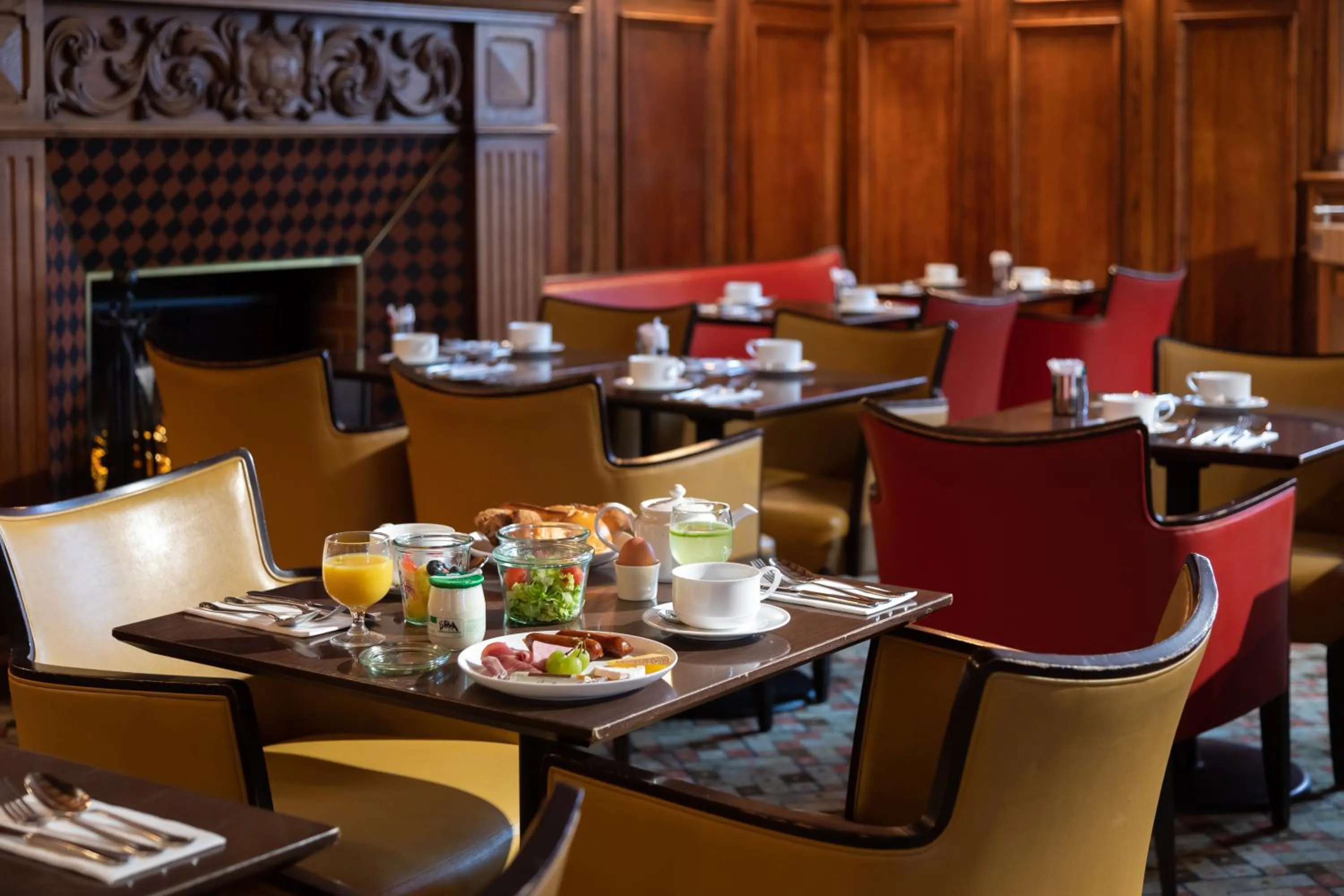 Restaurant/places to eat in Hotel Etats Unis Opera