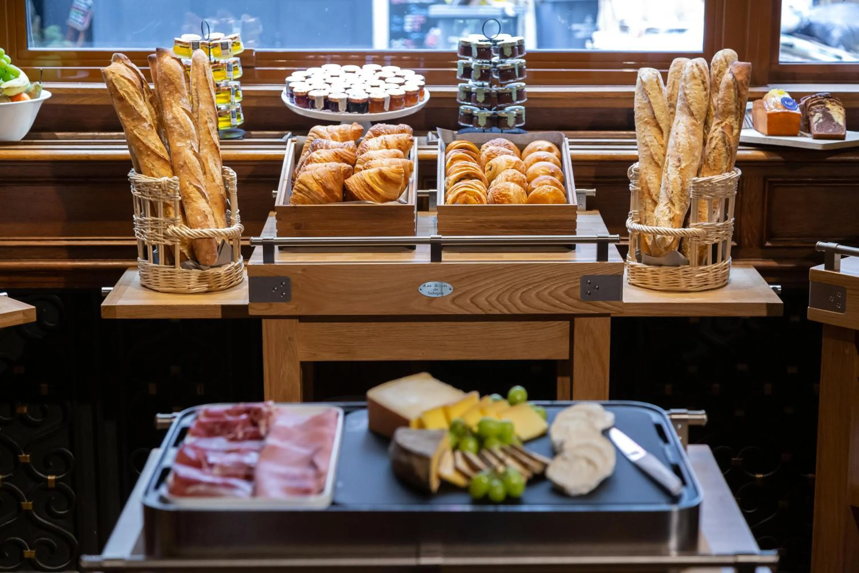 Breakfast in Hotel Etats Unis Opera