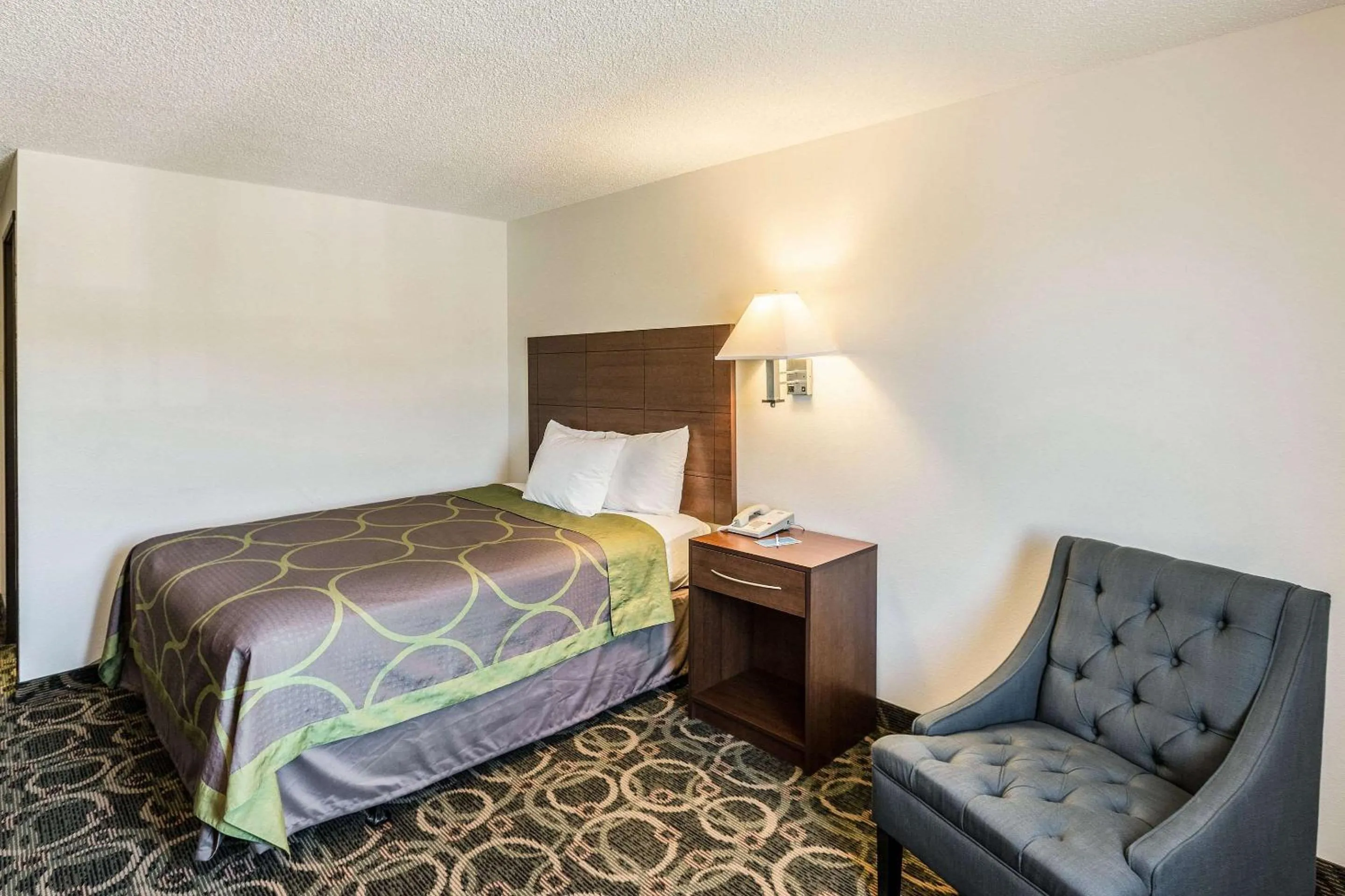 Photo of the whole room, Bed in Rodeway Inn Leadville