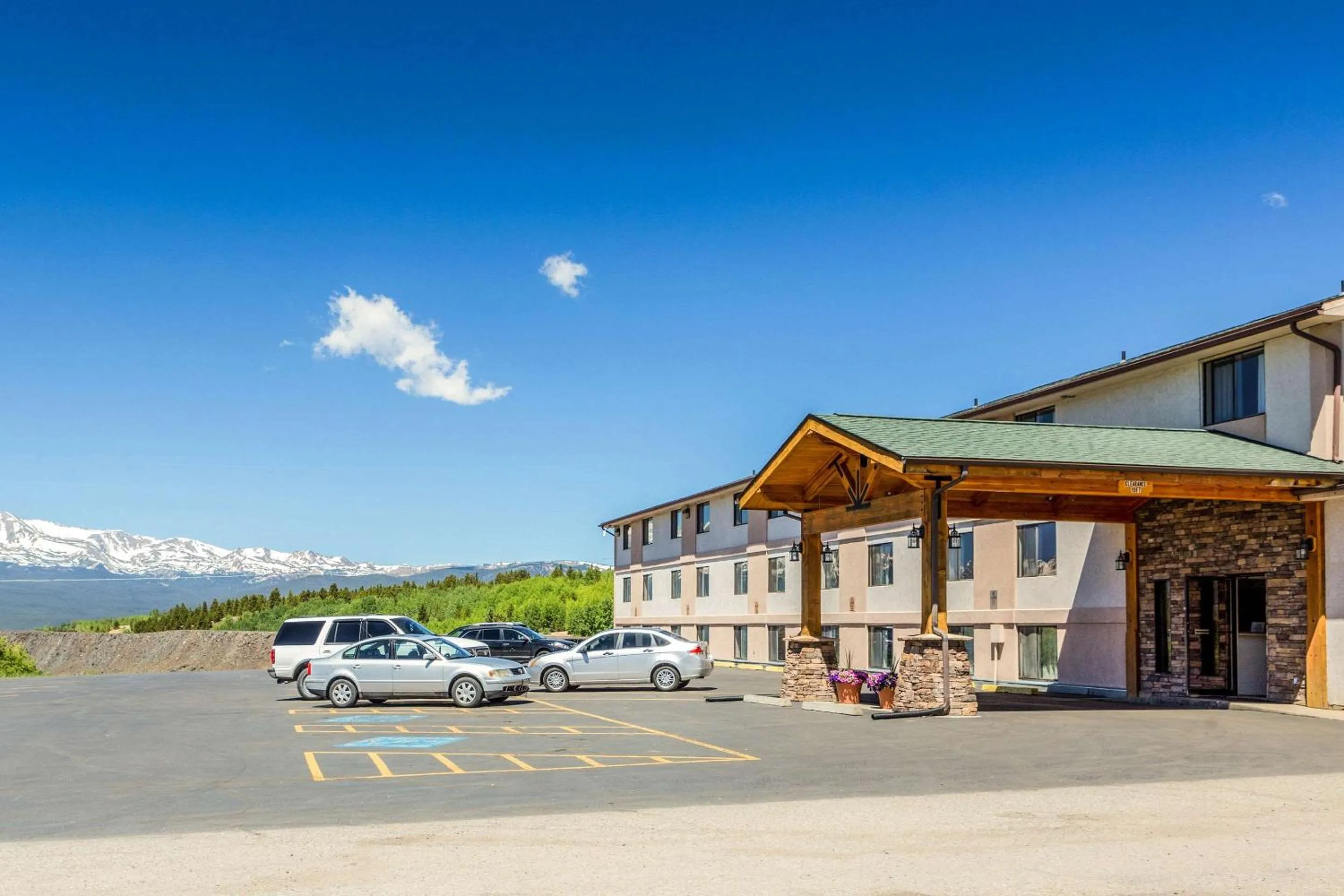 Property building in Rodeway Inn Leadville