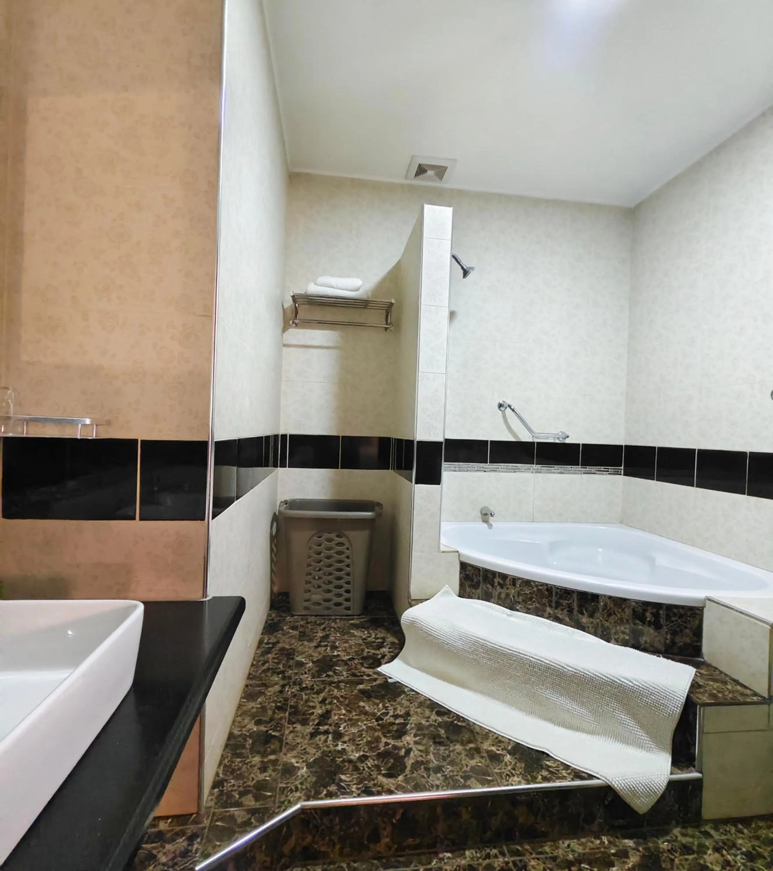 Bathroom in Annavilla7 Lilongwe hotel