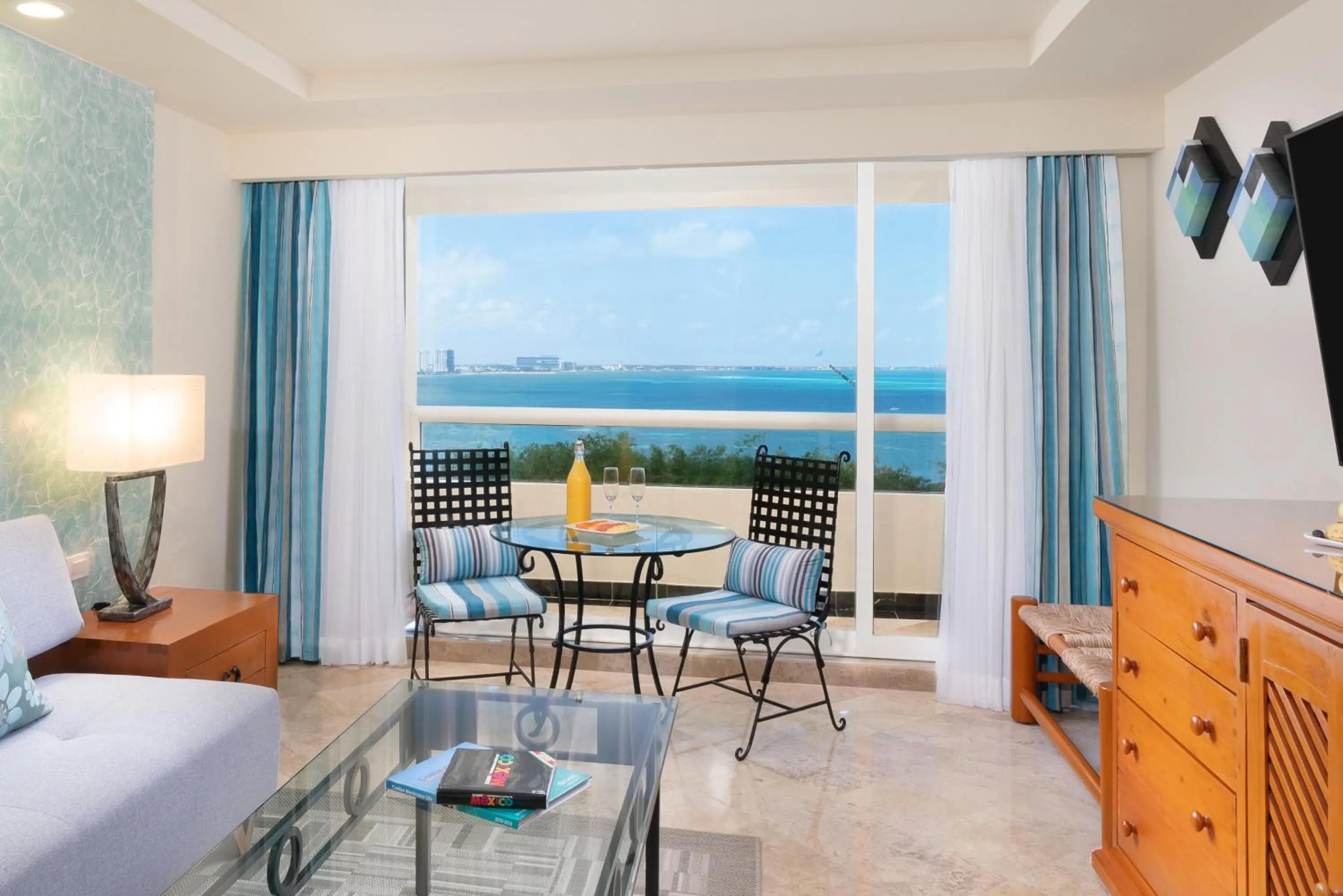 Photo of the whole room in The Sens Cancun by Oasis - All Inclusive