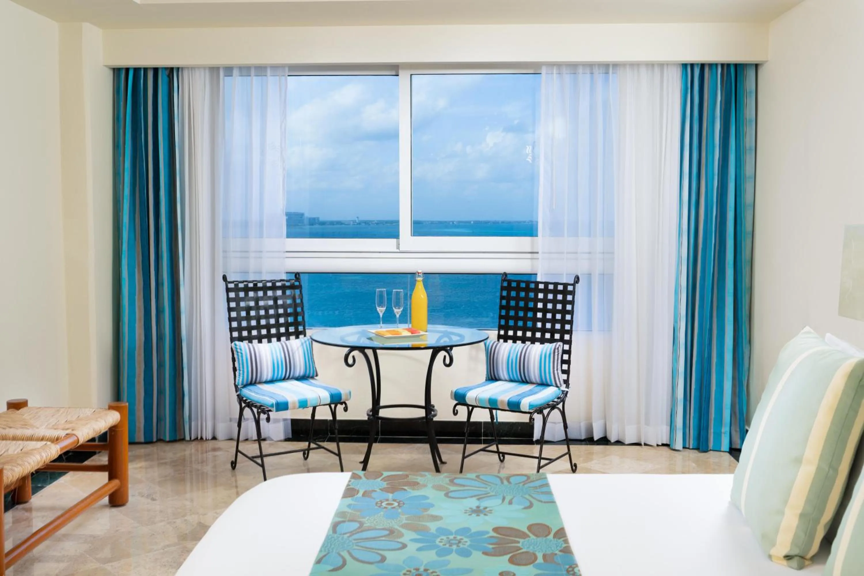 Photo of the whole room in The Sens Cancun by Oasis - All Inclusive