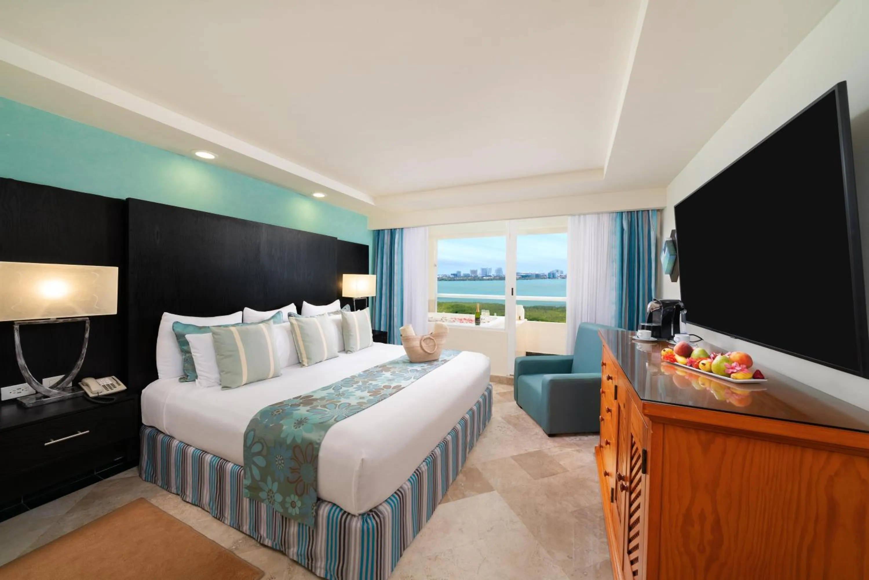 Photo of the whole room, Bed in The Sens Cancun by Oasis - All Inclusive