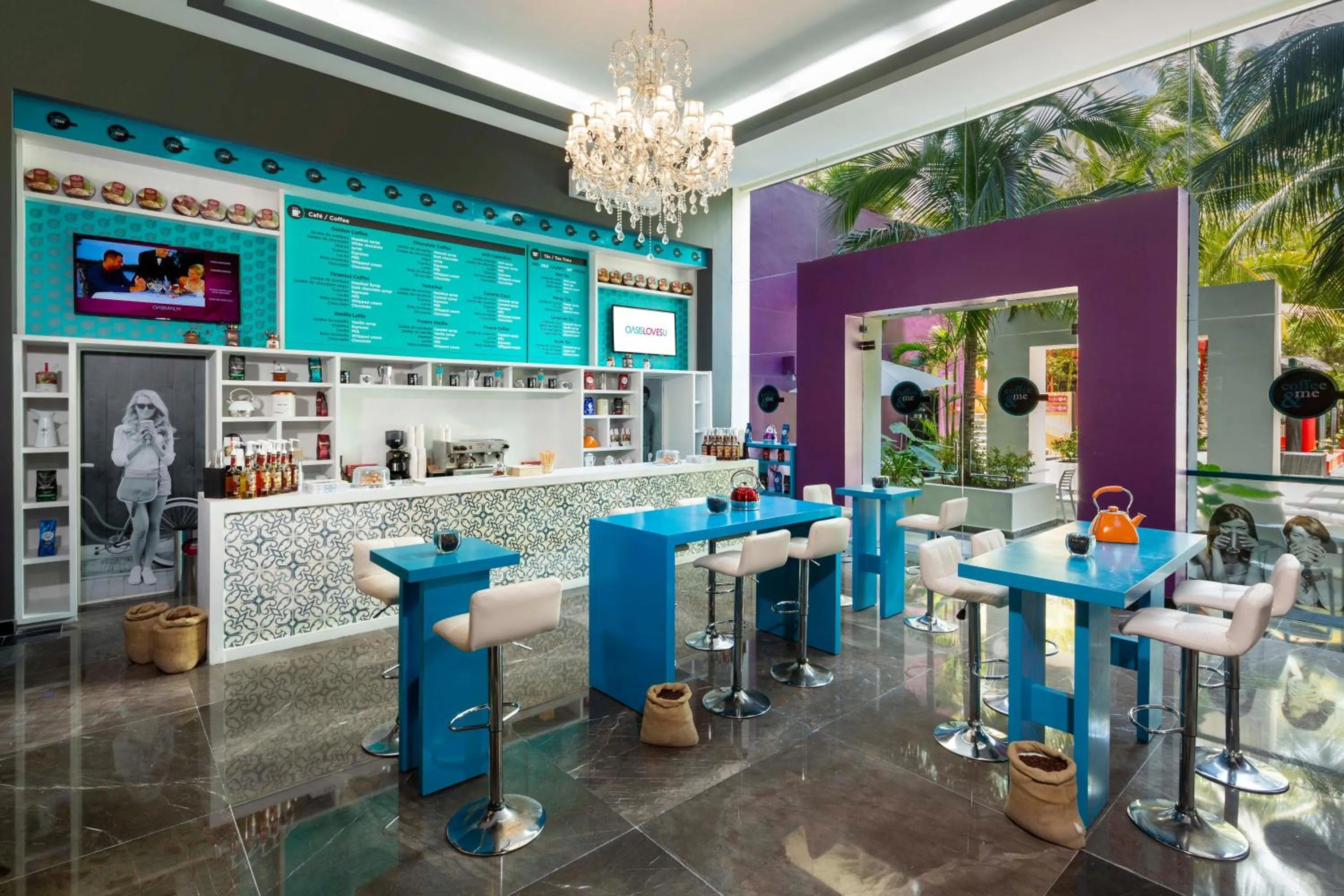 Lounge or bar in The Sens Cancun by Oasis - All Inclusive