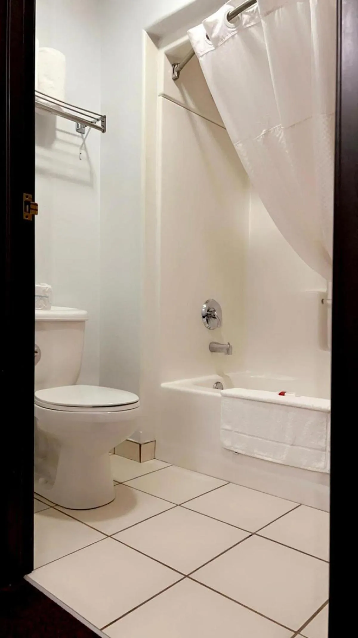 Bathroom in FairBridge Inn & Suites Williston