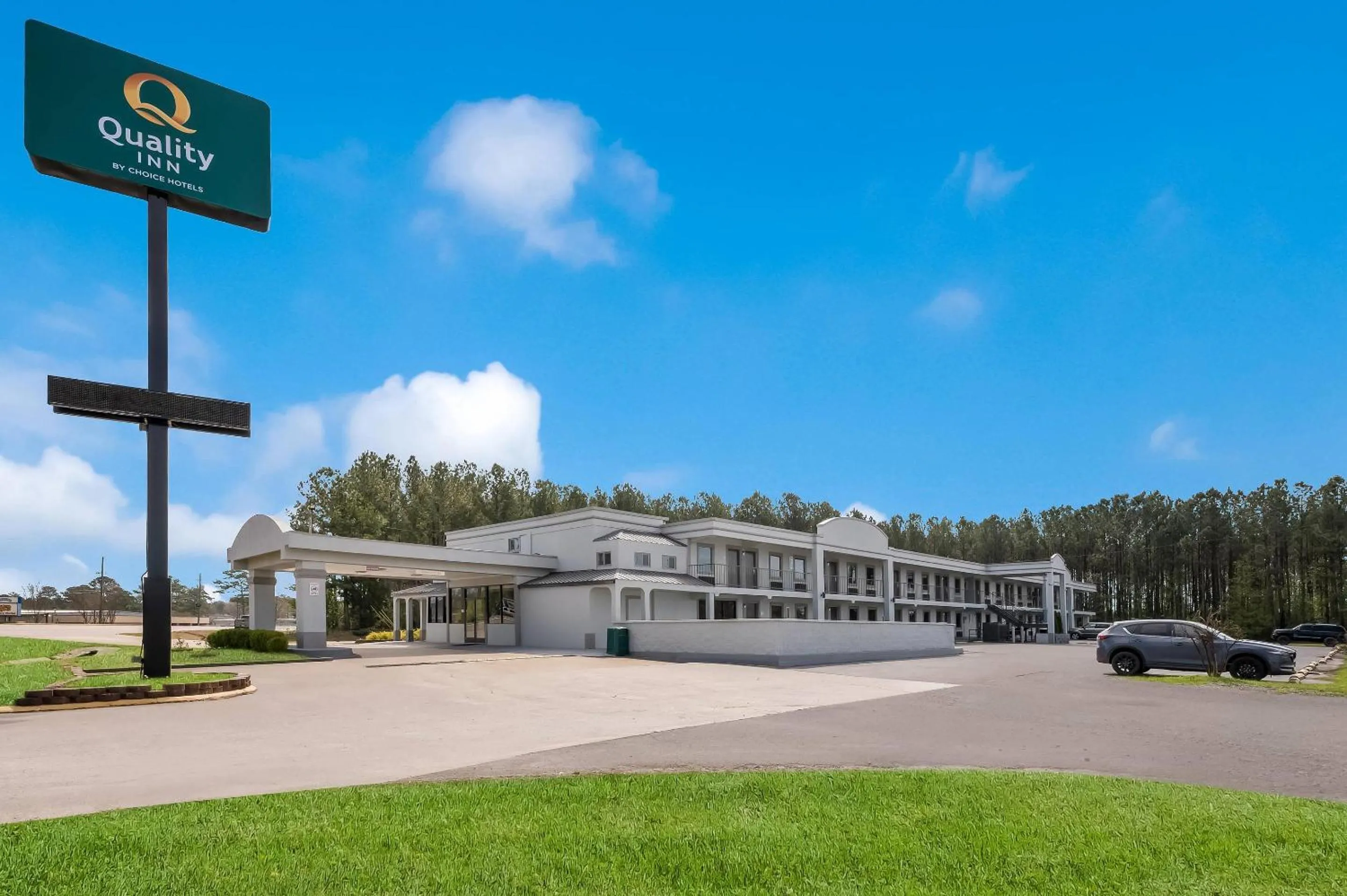 Property building in Quality Inn Gadsden - Attalla