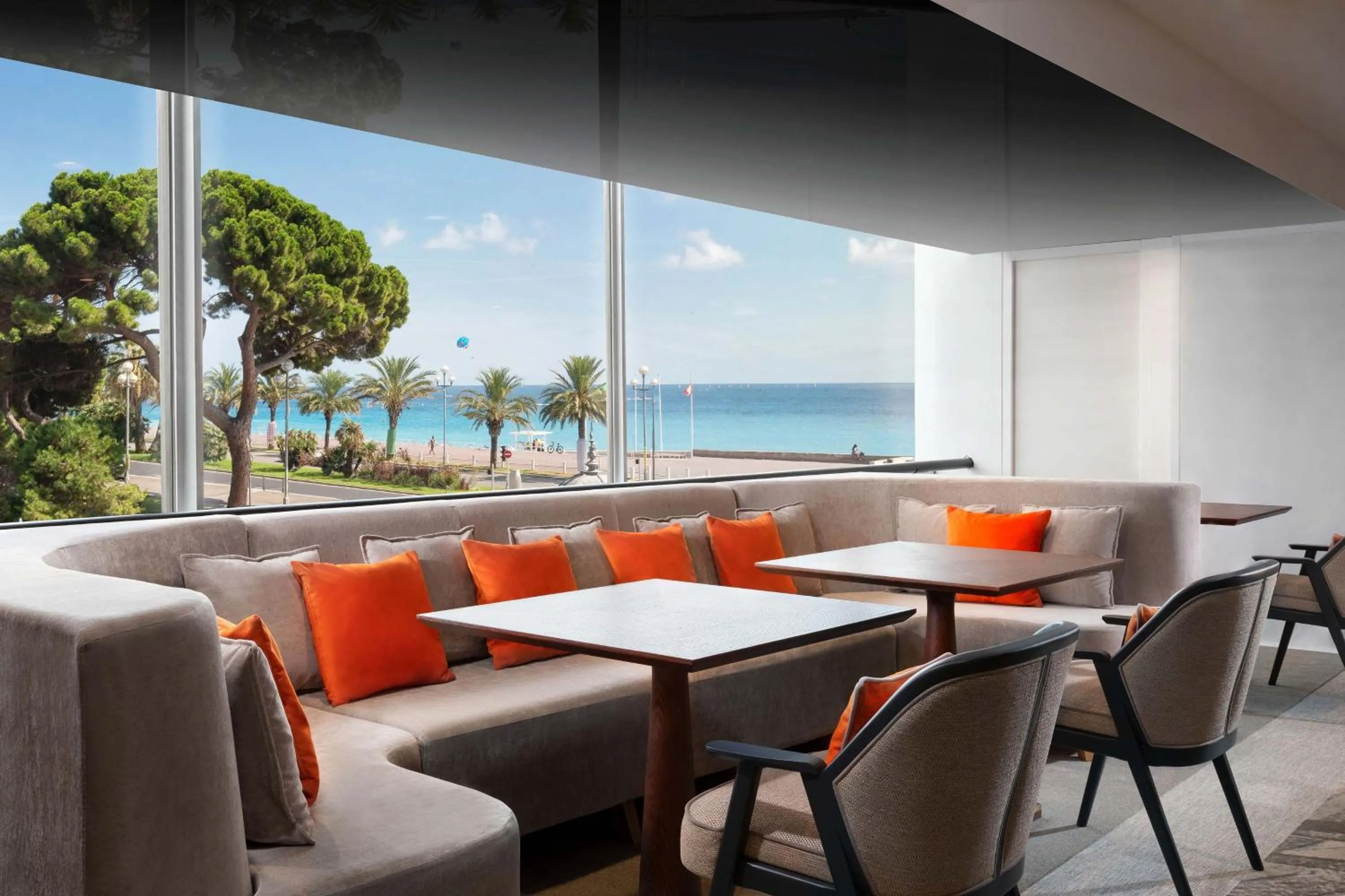Restaurant/places to eat in Le Meridien Nice