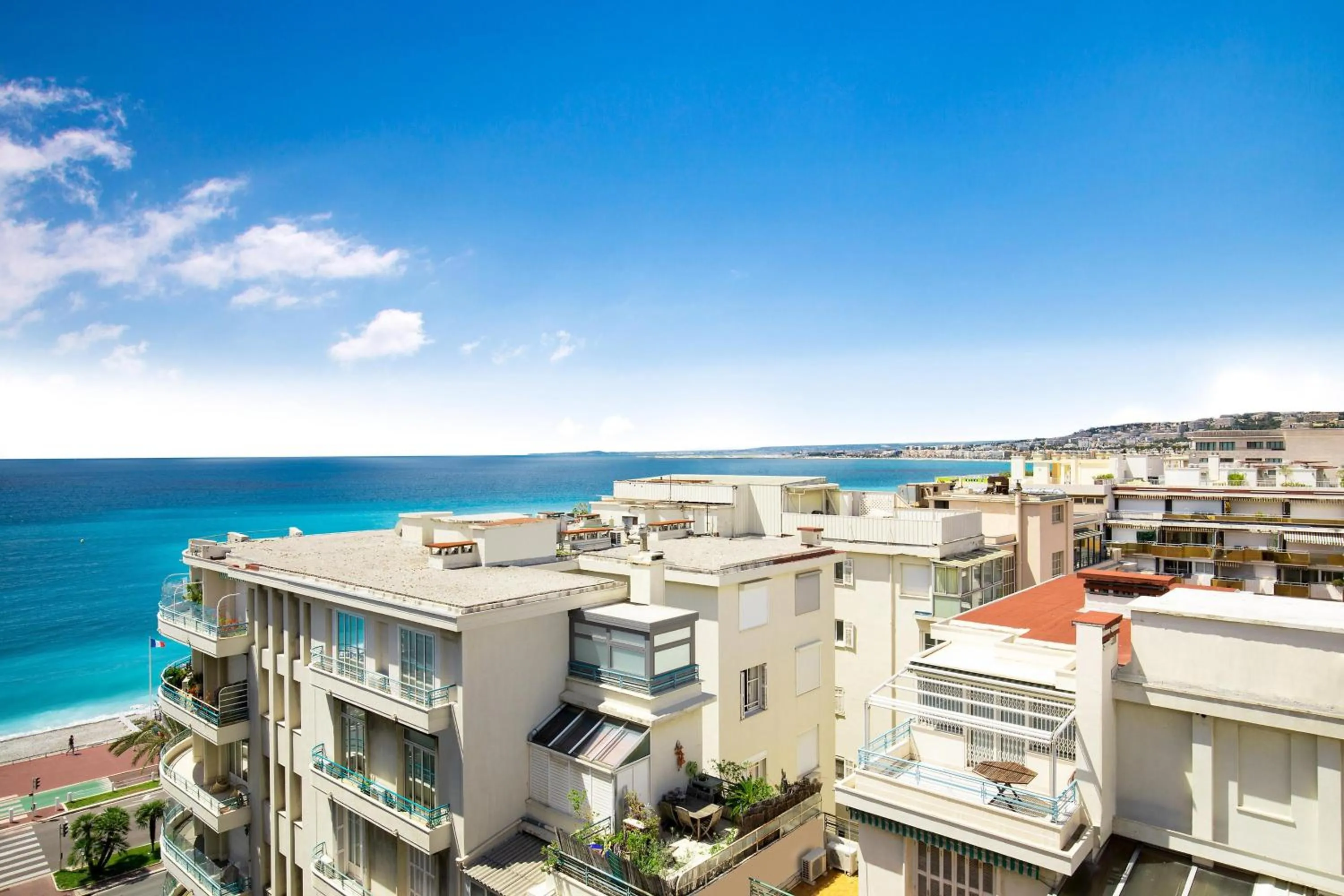 Photo of the whole room in Le Meridien Nice