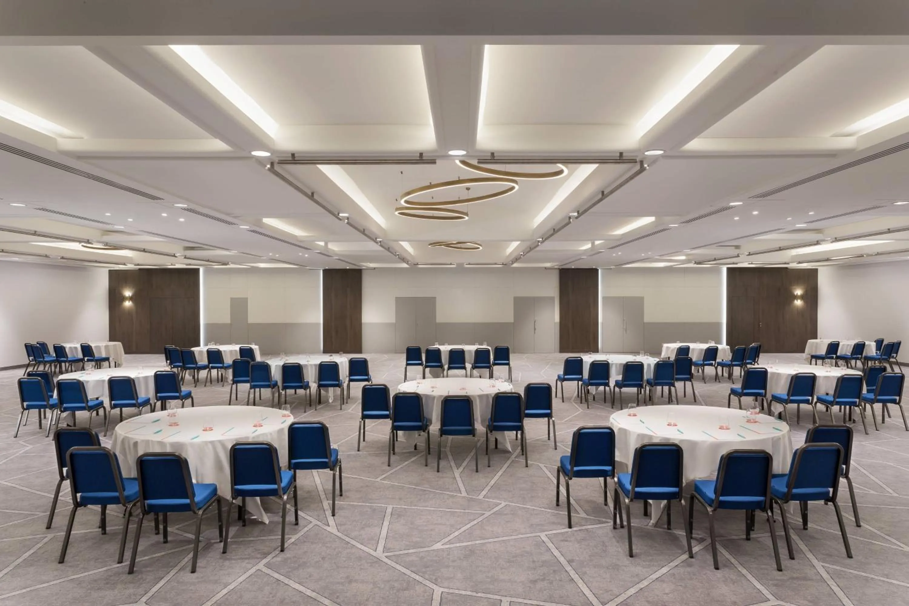 Lounge or bar in Le Meridien Nice